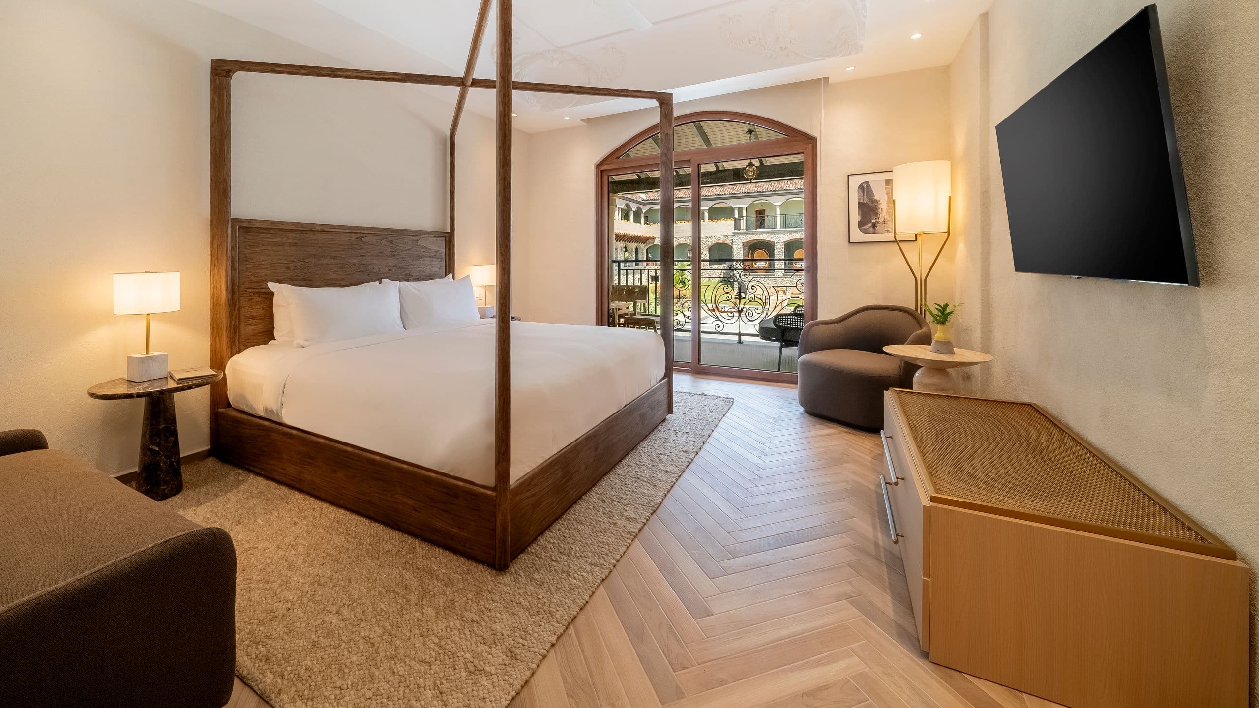 Hotel La Compañia del Valle King Bed Full Layout