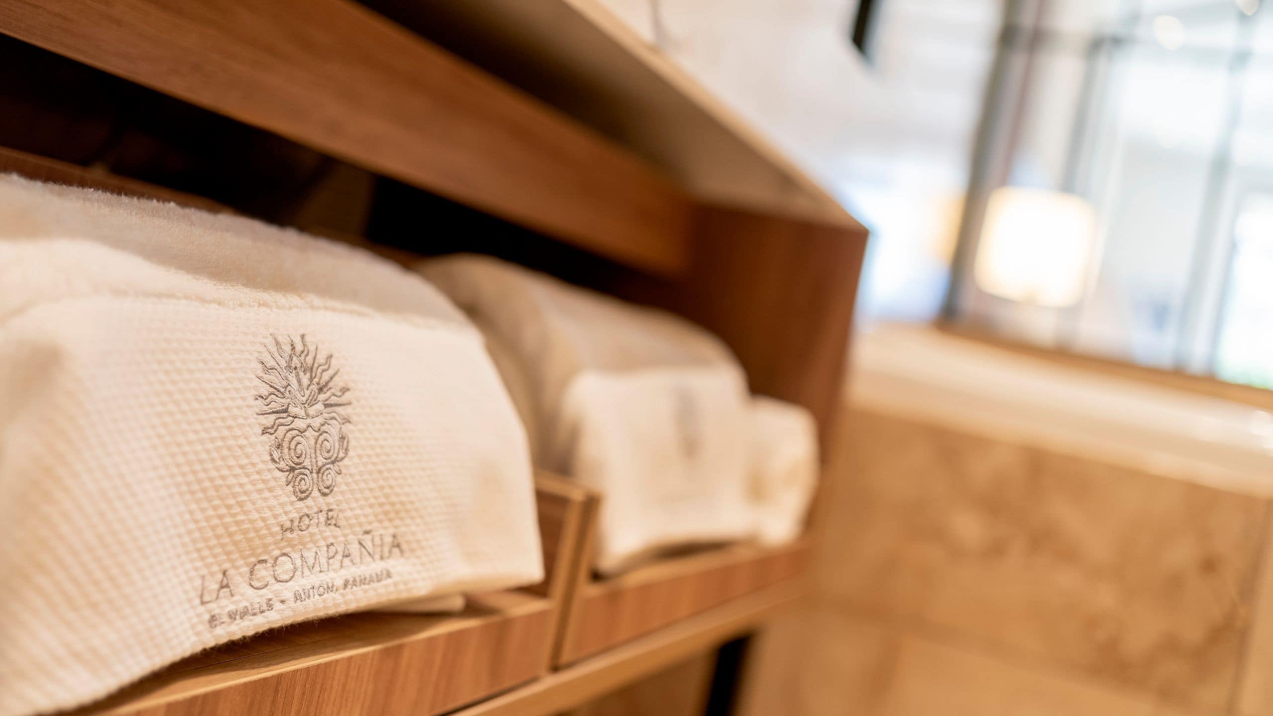 Hotel La Compañia del Valle Bathroom Towels
