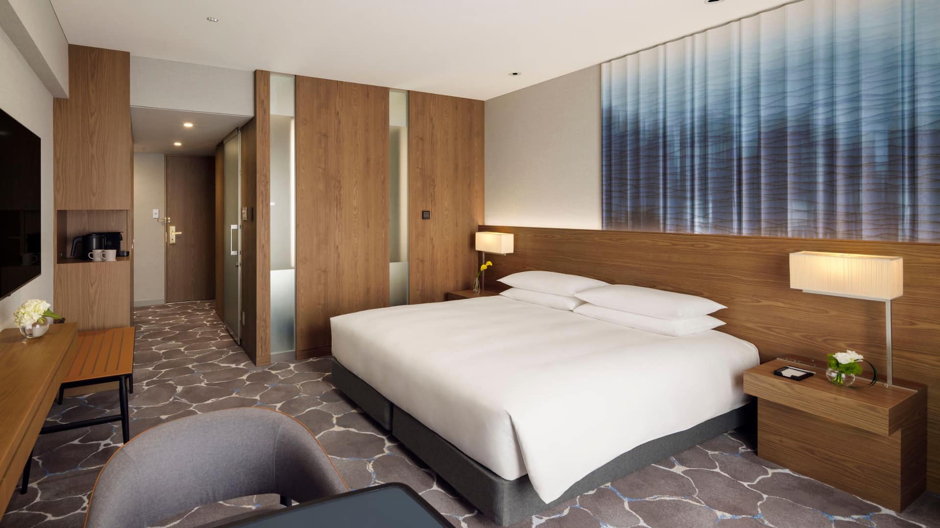 1 of 3 Hyatt Regency Tokyo City View King Bedroom