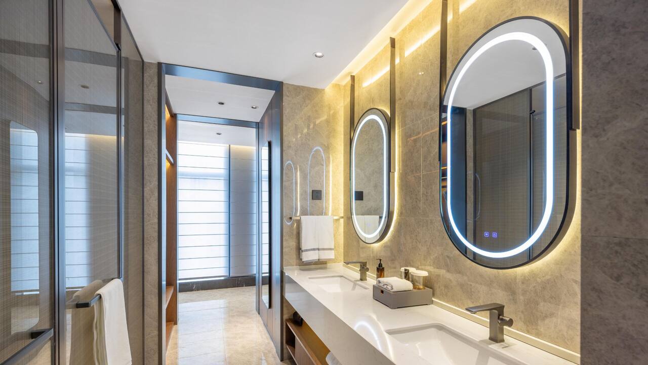 Executive Deluxes Suite Bathroom