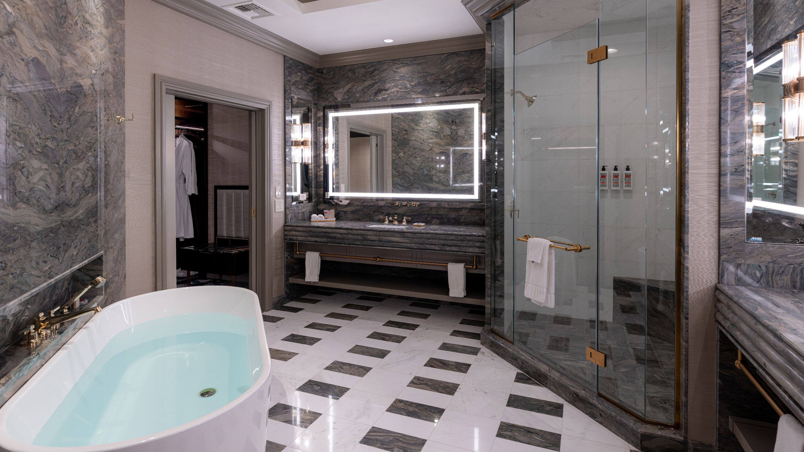 4 of 4 The Venetian Newly Remodeled Grand One Bedroom City View Bath