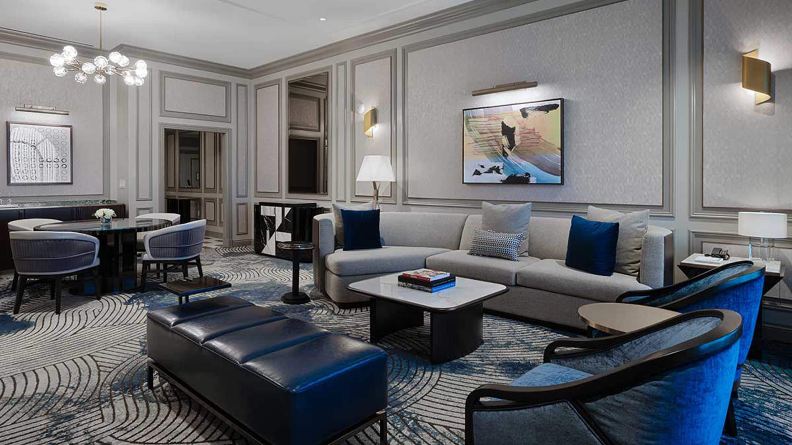 3 of 4 The Venetian Newly Remodeled Grand One Bedroom City View Living