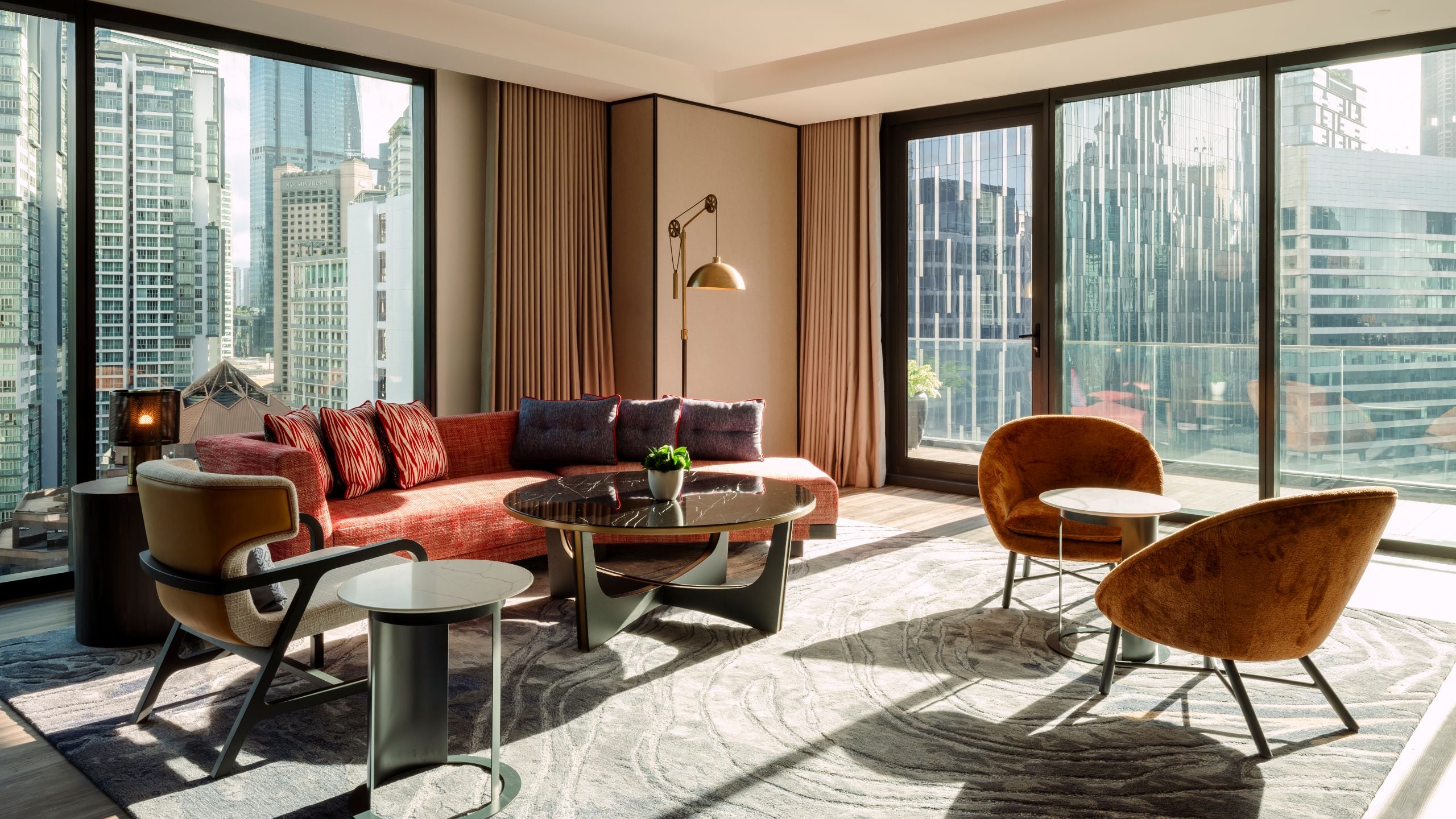 5 из 5 Hyatt Centric City Centre Kuala Lumpur Suite Living Area