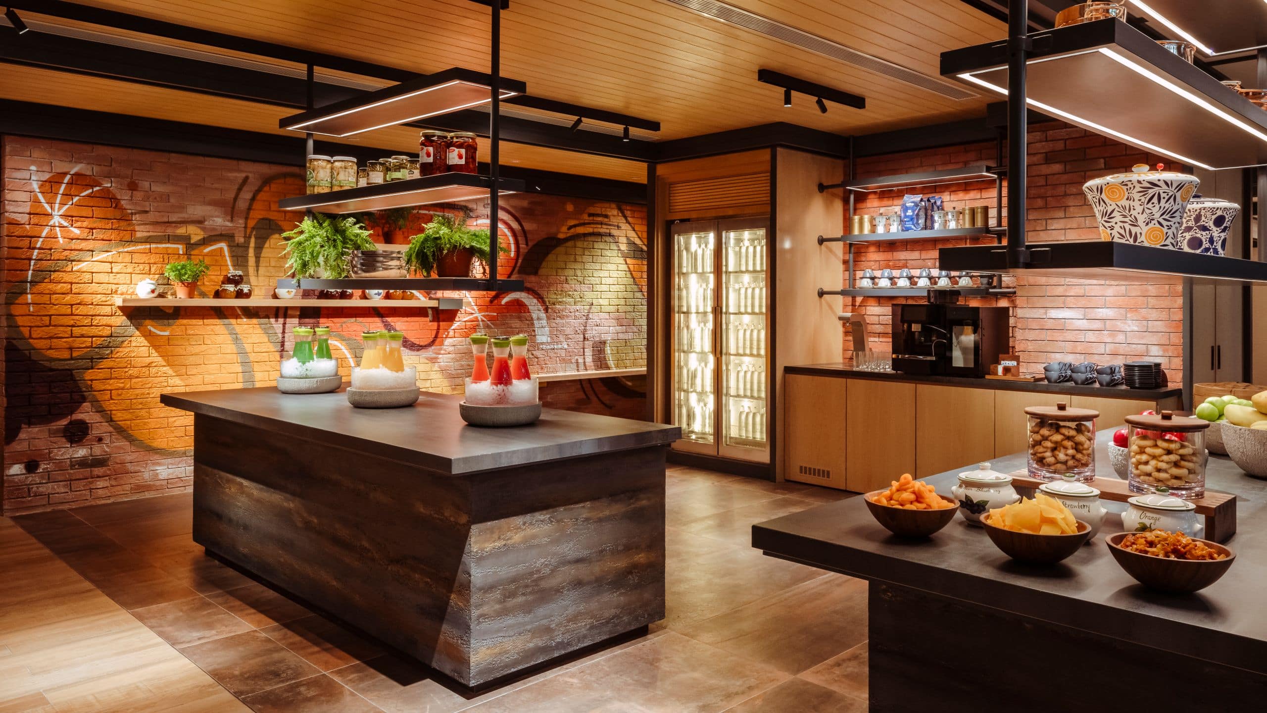 Hyatt Centric City Centre Kuala Lumpur Sunroom Coffee Break Area With Graffiti