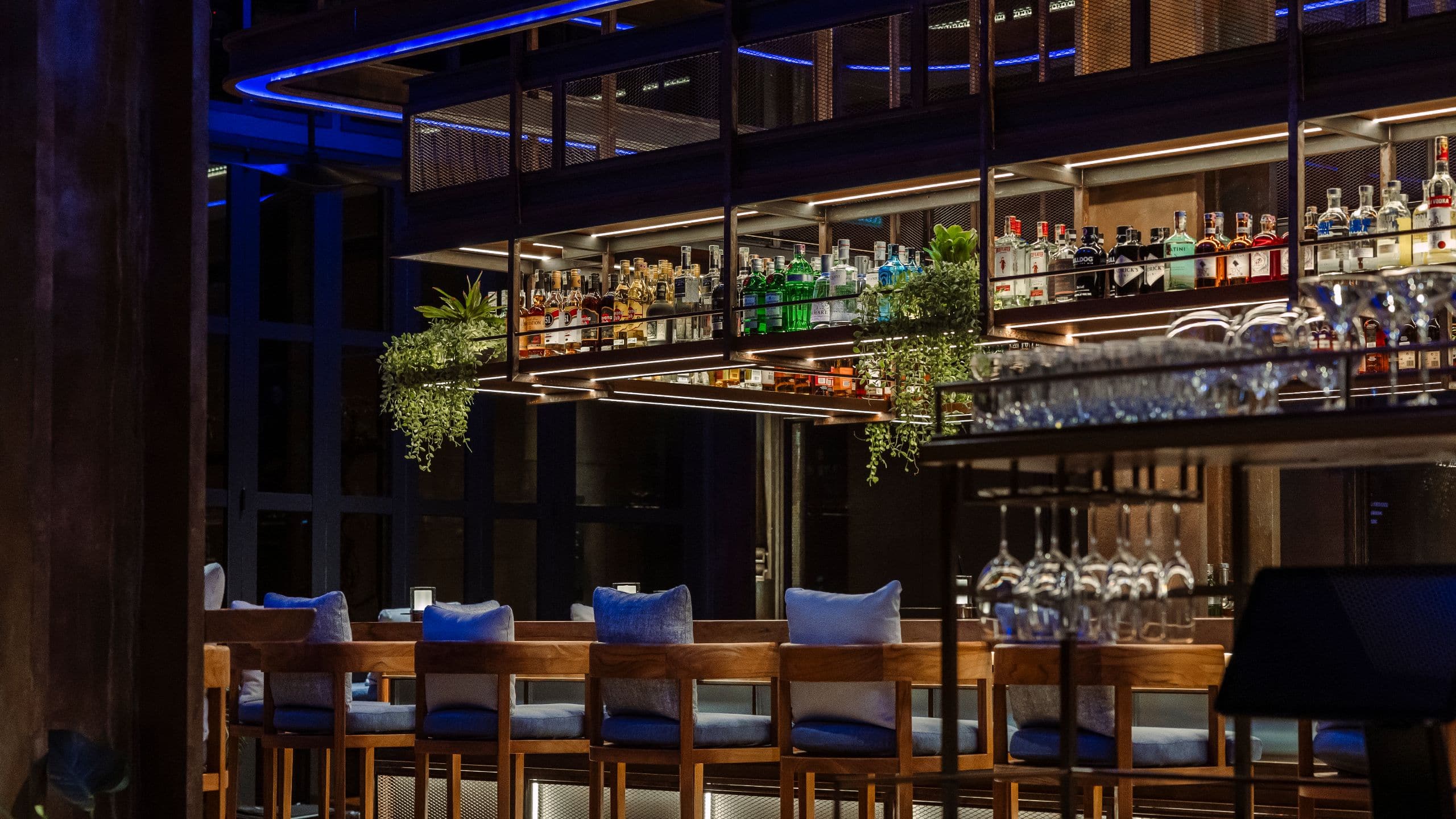 Hyatt Centric City Centre Kuala Lumpur Seating Bar Counter