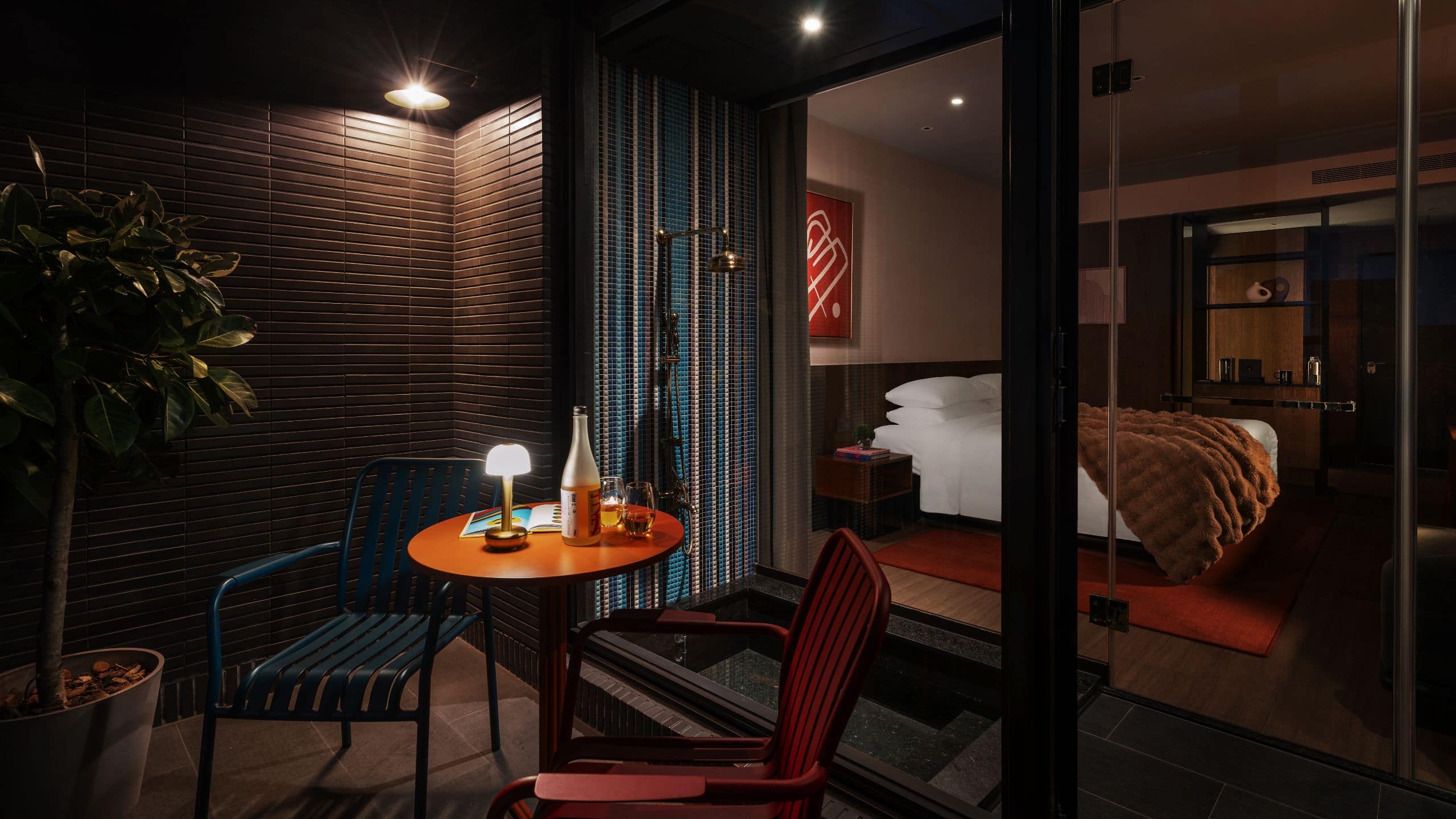 2 von 6 EPISODE Daan Taipei Balcony Room Night View Seating