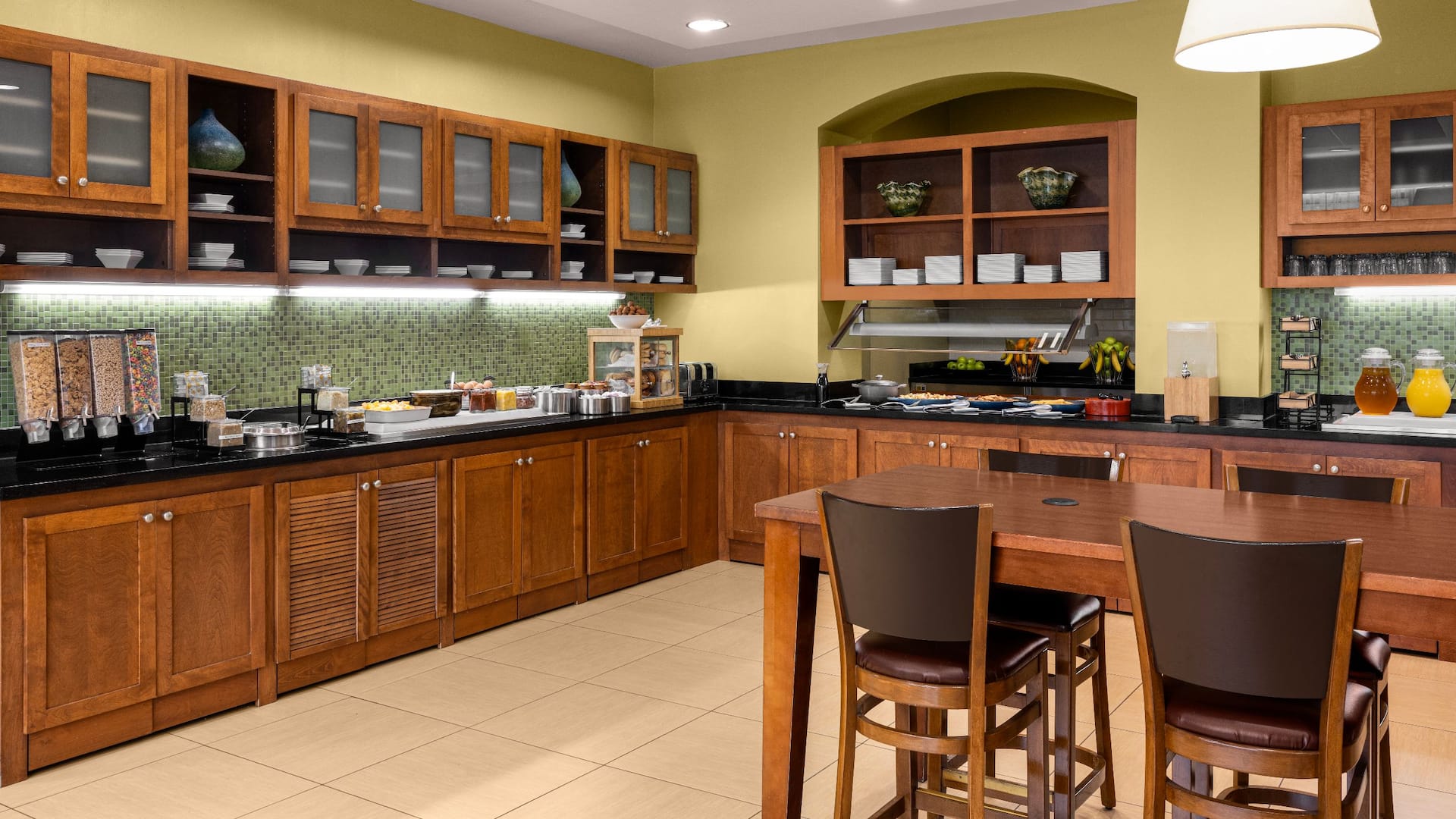 Hyatt Place Memphis/Germantown Breakfast Area