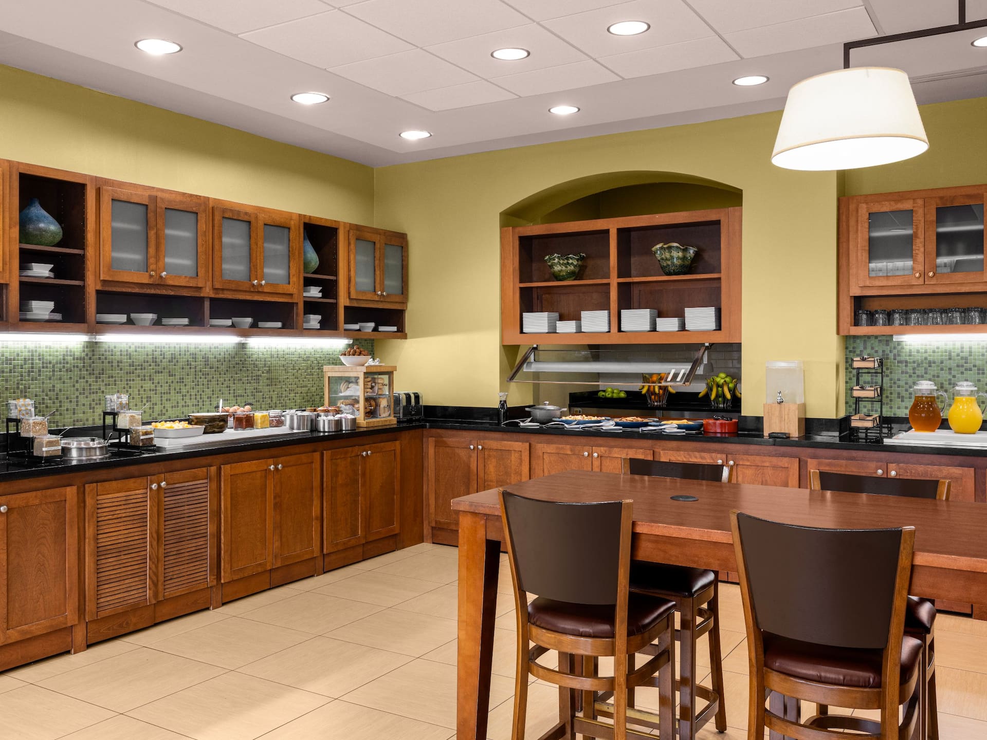 Hyatt Place Memphis/Germantown Breakfast Area