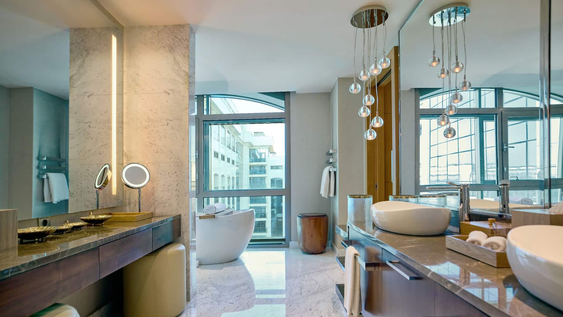 8 de 9 Hyatt Regency Tashkent Presidential Suite Bathroom