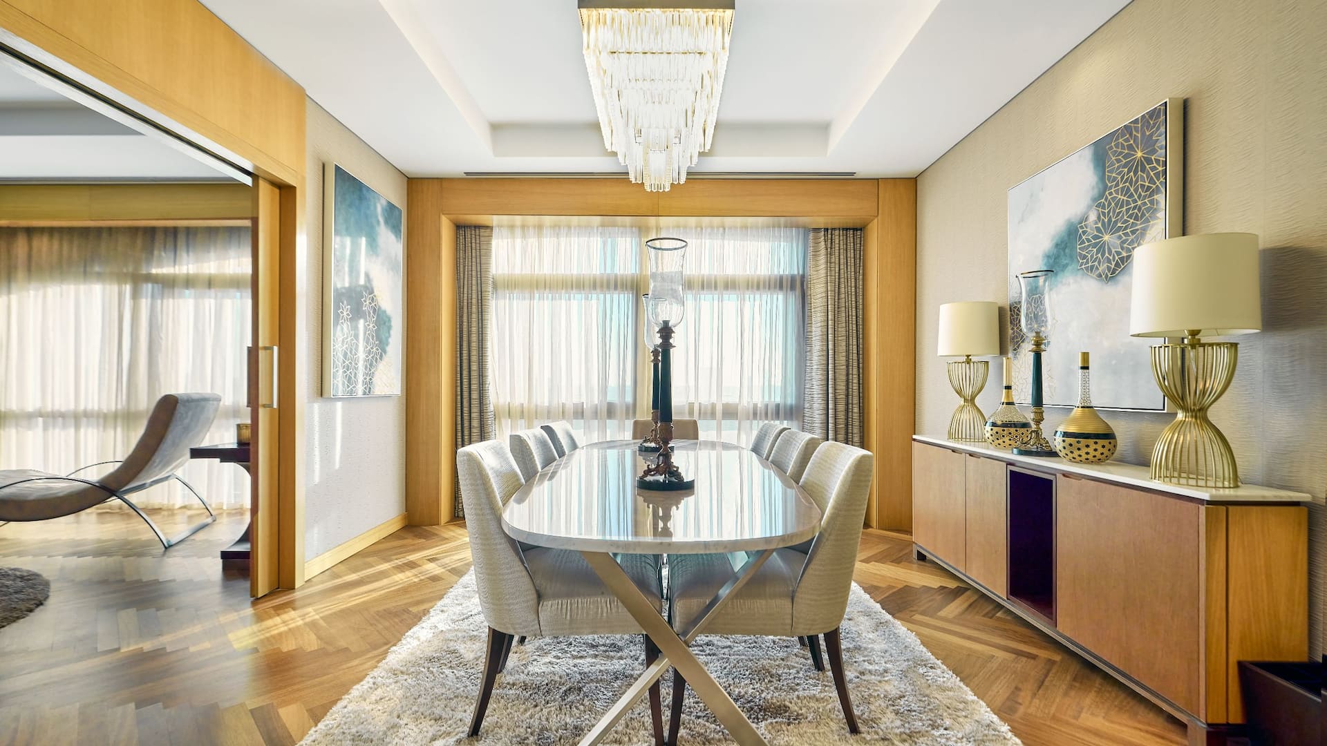4 de 9 Hyatt Regency Tashkent Presidential Suite Dining Room Table