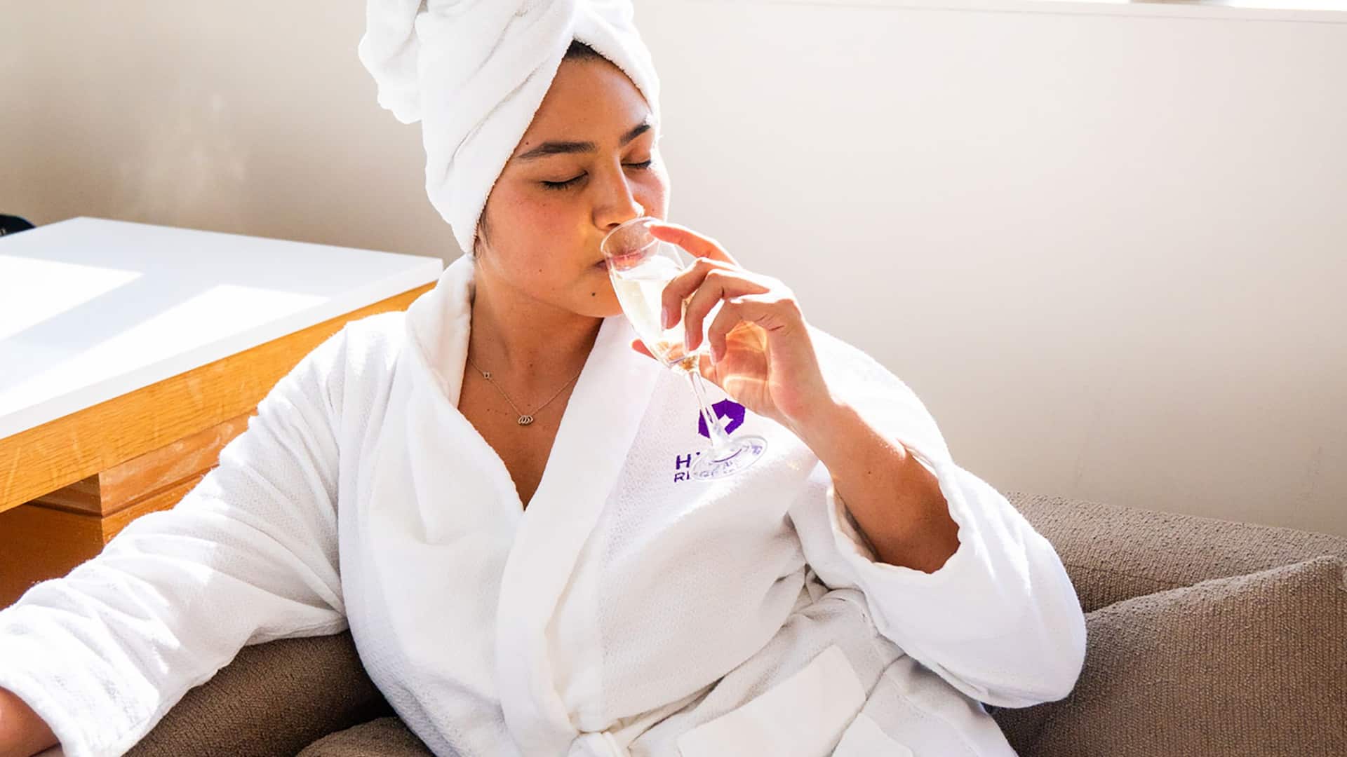 Hyatt Regency Long Beach Woman Robe Champagne