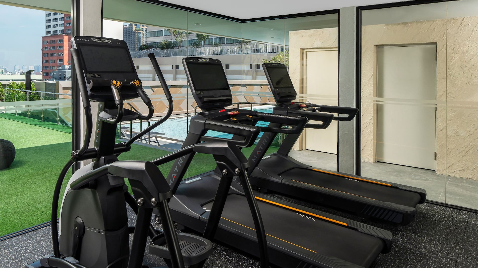 Hyatt Place Bangkok Sukhumvit 1 Gym With Pool View