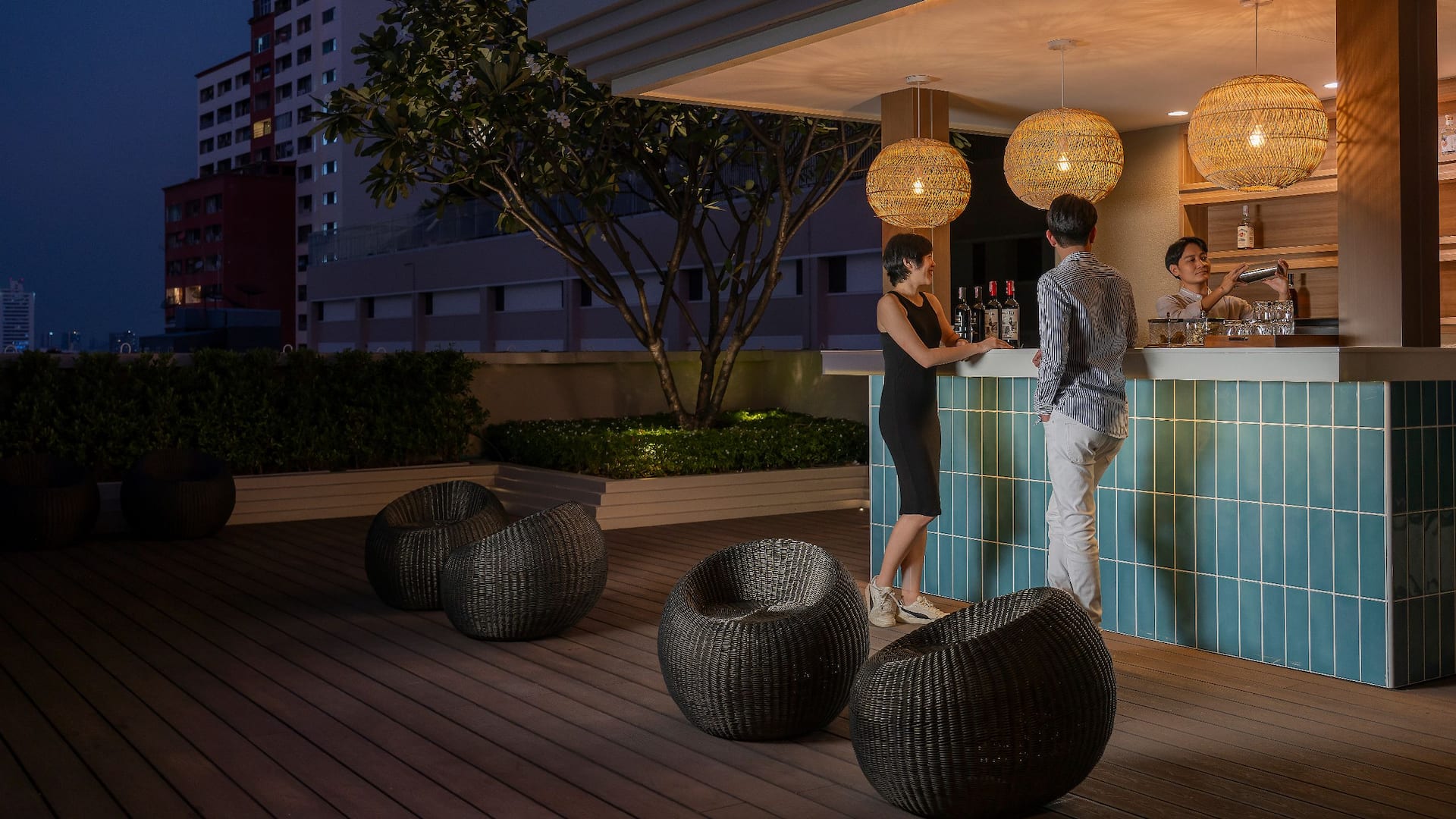 Hyatt Place Bangkok Sukhumvit 1 Pool Bar