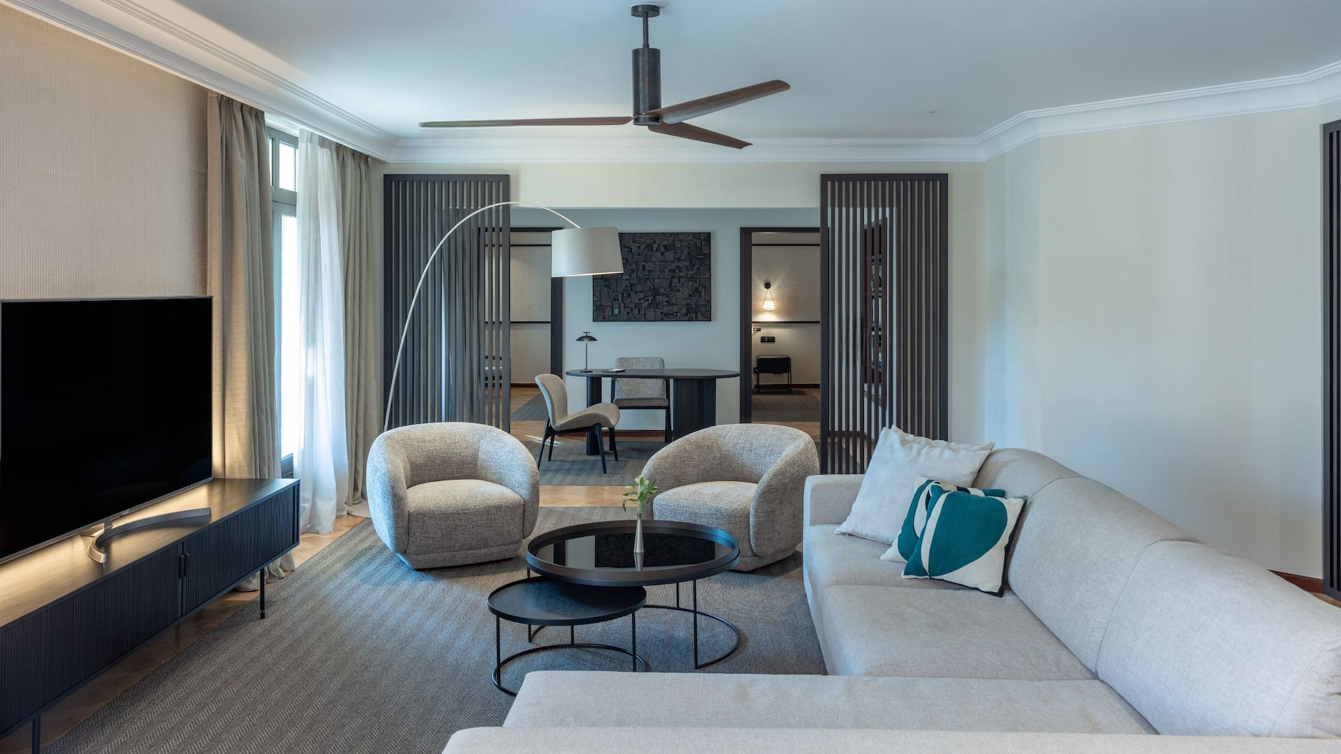 3/6 Hyatt Regency Thessaloniki Presidential Living Room Area