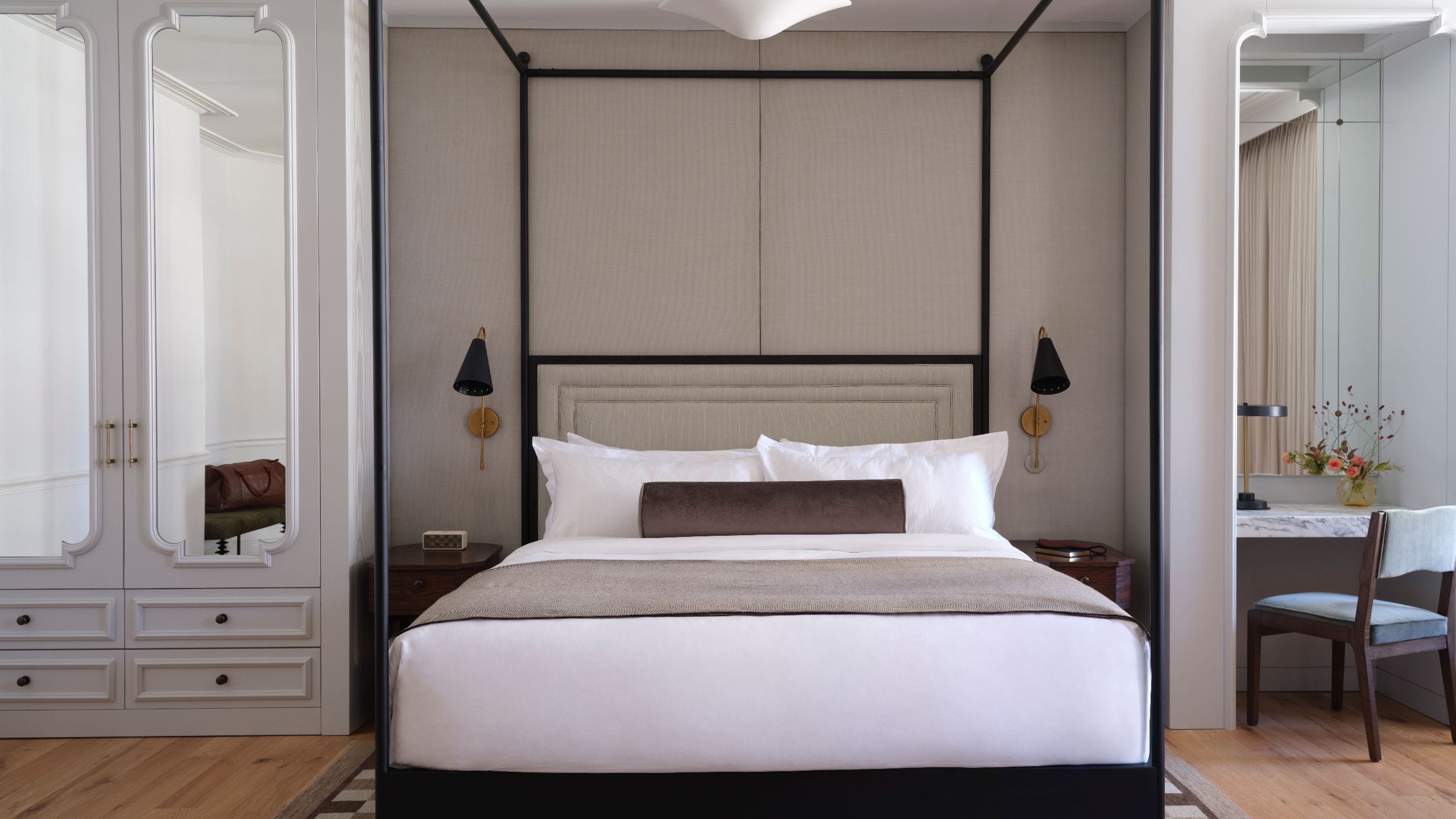 7/10 The Bellevue Hotel One Bedroom Suite Bedroom Front Detail