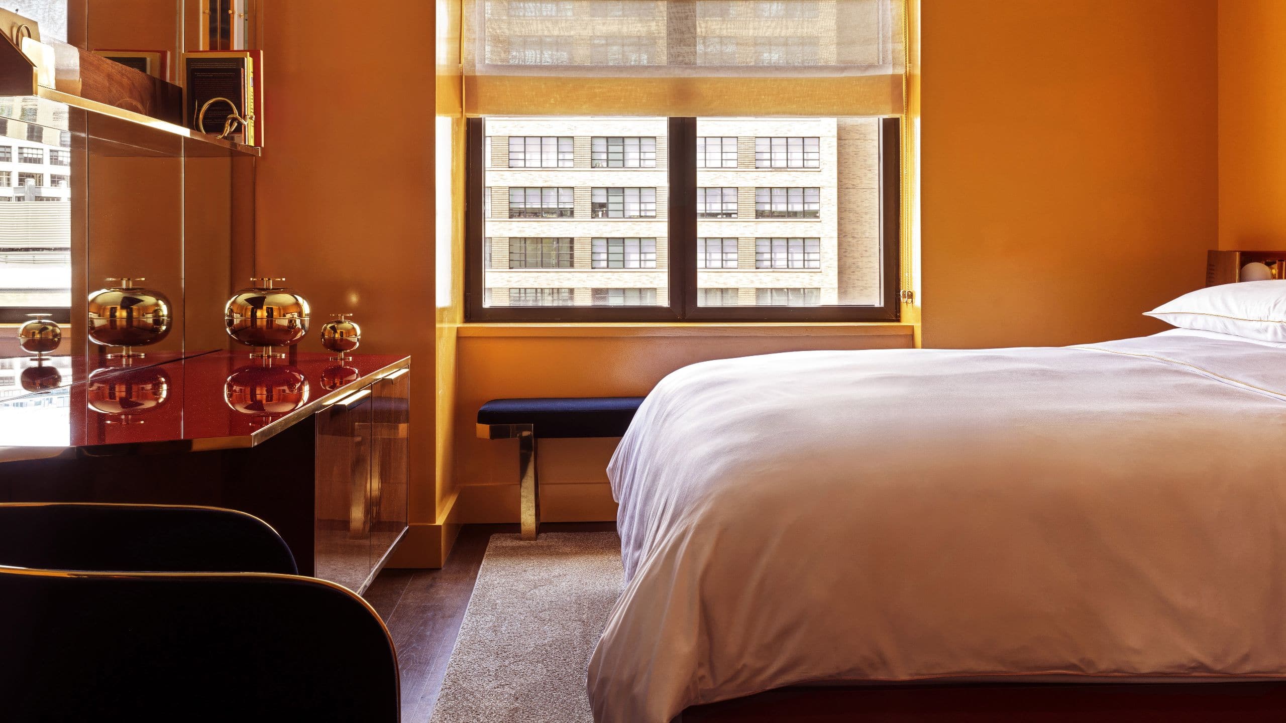 1 von 4 The Manner King Bed Deluxe And City View