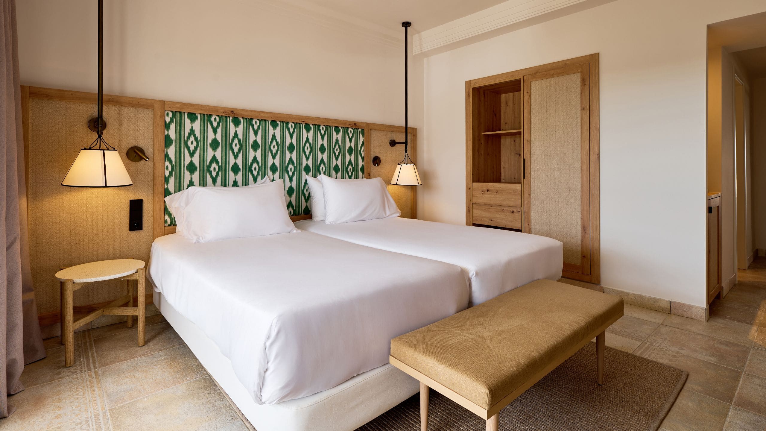4 von 4 Sarena de Muro Resort Mallorca Double Deluxe Twin Beds Room Bed