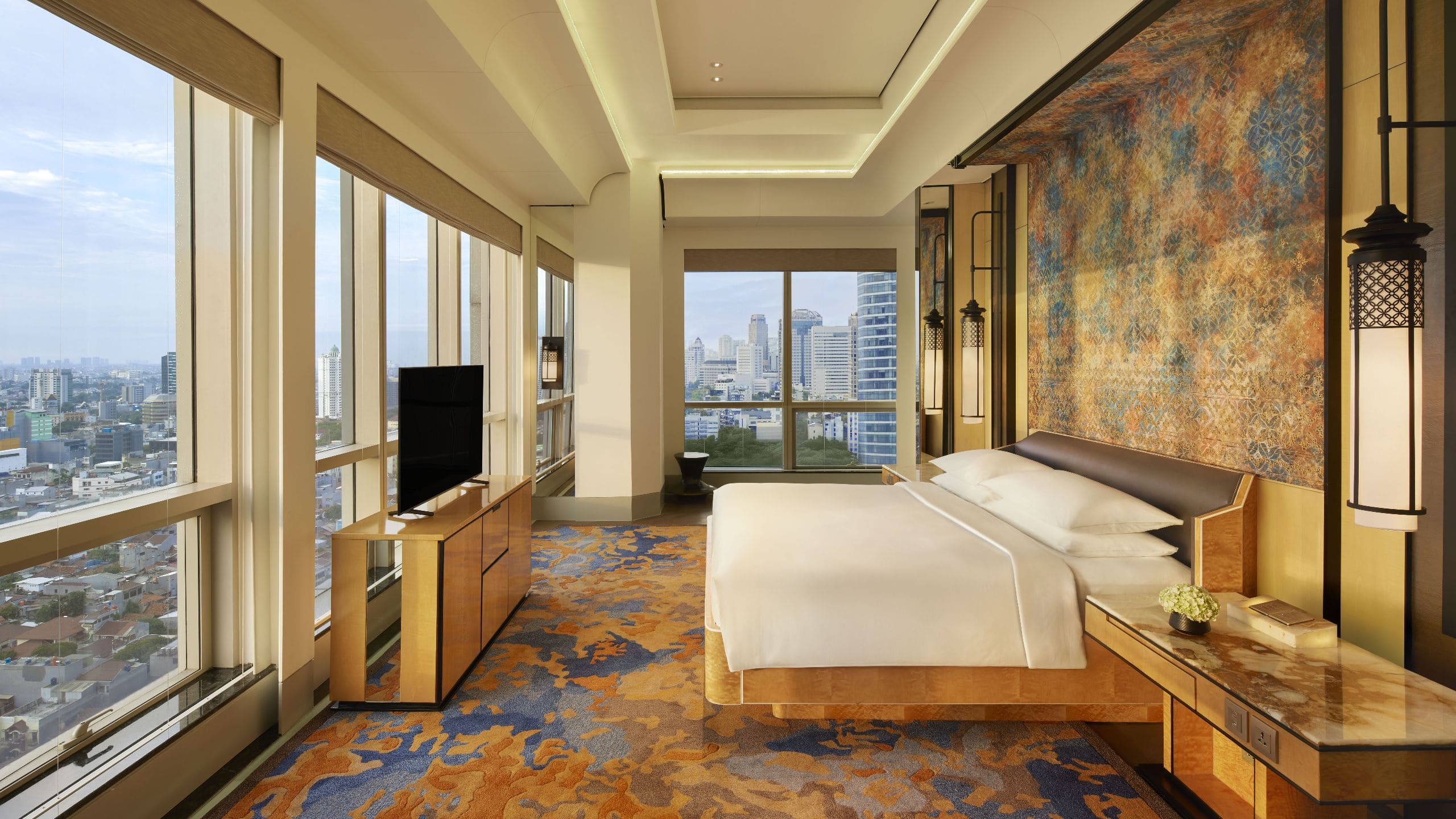 Keraton at The Plaza Keraton Suite Bedroom