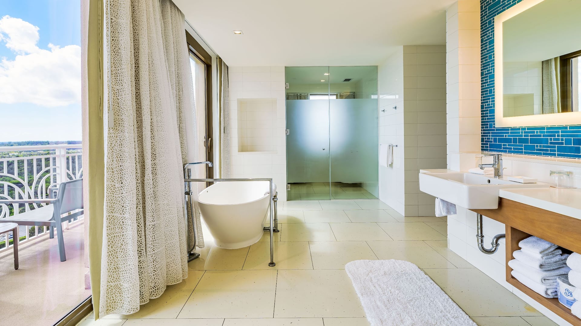 4/5 Grand Hyatt Baha Mar Family Suite Bathroom