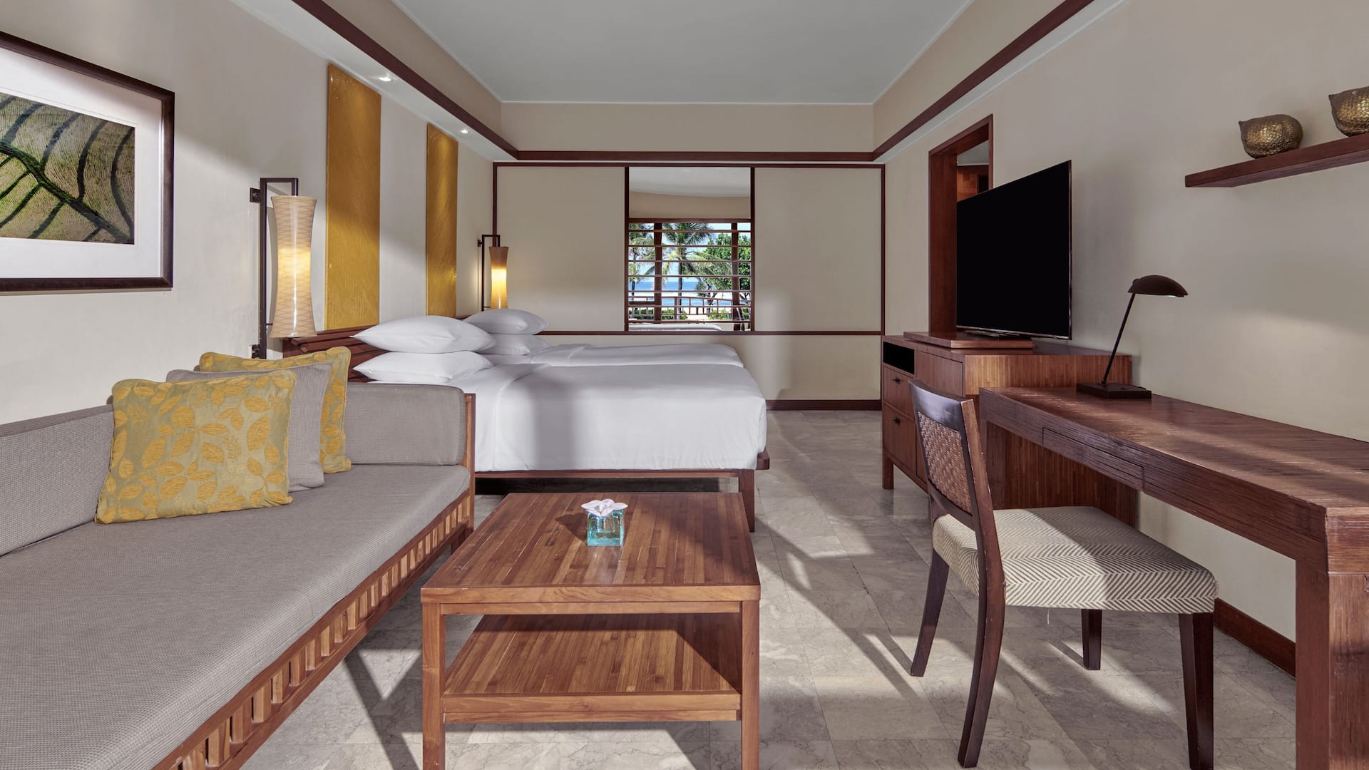2 de 4 Grand Hyatt Bali Club Twin Ocean View Bedroom With Tv