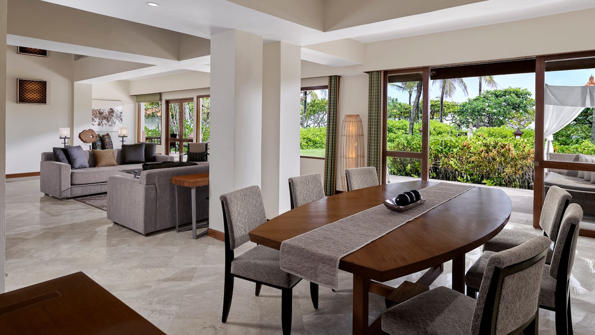 1 de 6 Grand Hyatt Bali Villa Belibis Dining Room