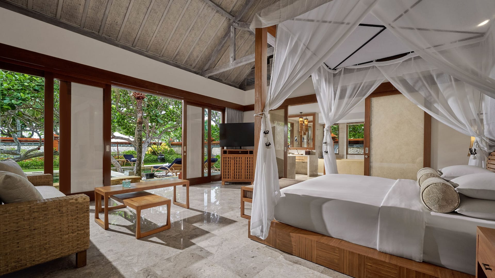 3 de 4 Grand Hyatt Bali Villa Tamblingan Main Bedroom