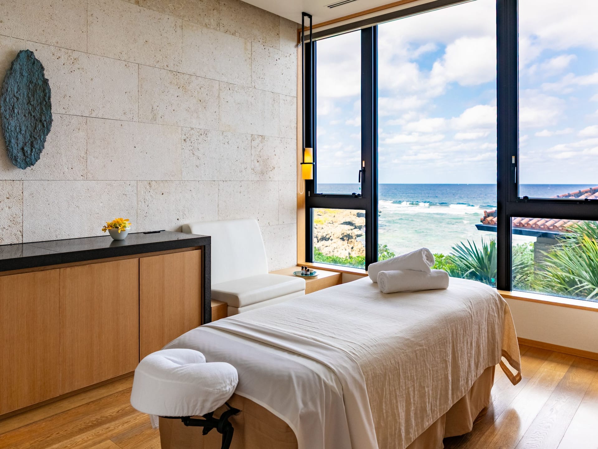 Hyatt Regency Seragaki Island, Okinawa Spa Hanari Treatment Room