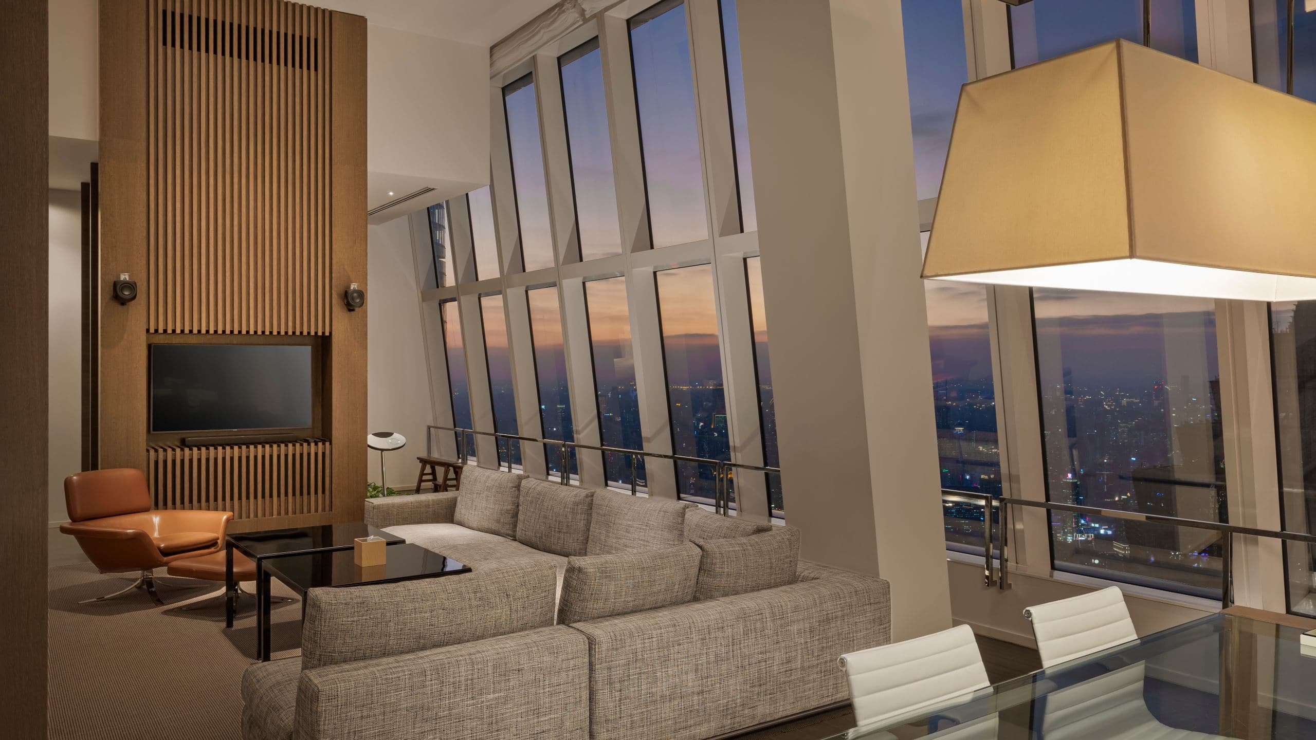 第 1，共 8 Park Hyatt Shanghai Chairman Suite Living Room Key