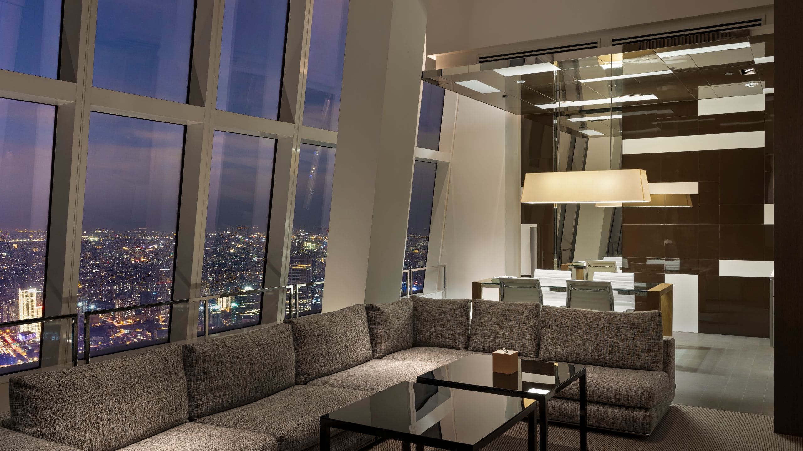 第 3，共 8 Park Hyatt Shanghai Chairman Suite Living Room With Dining Room Key