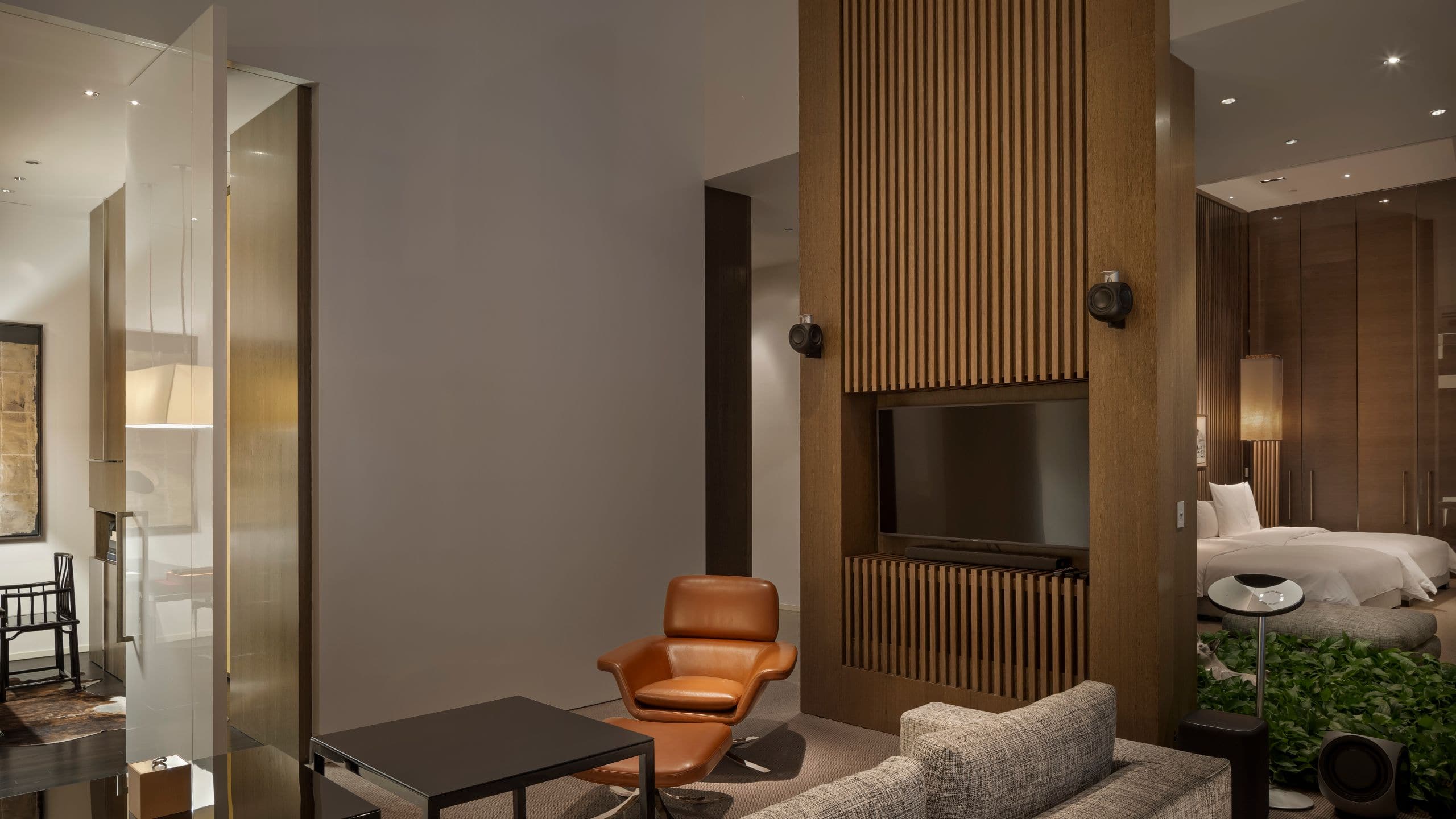 第 4，共 8 Park Hyatt Shanghai Chairman Suite Living Room Loveseat