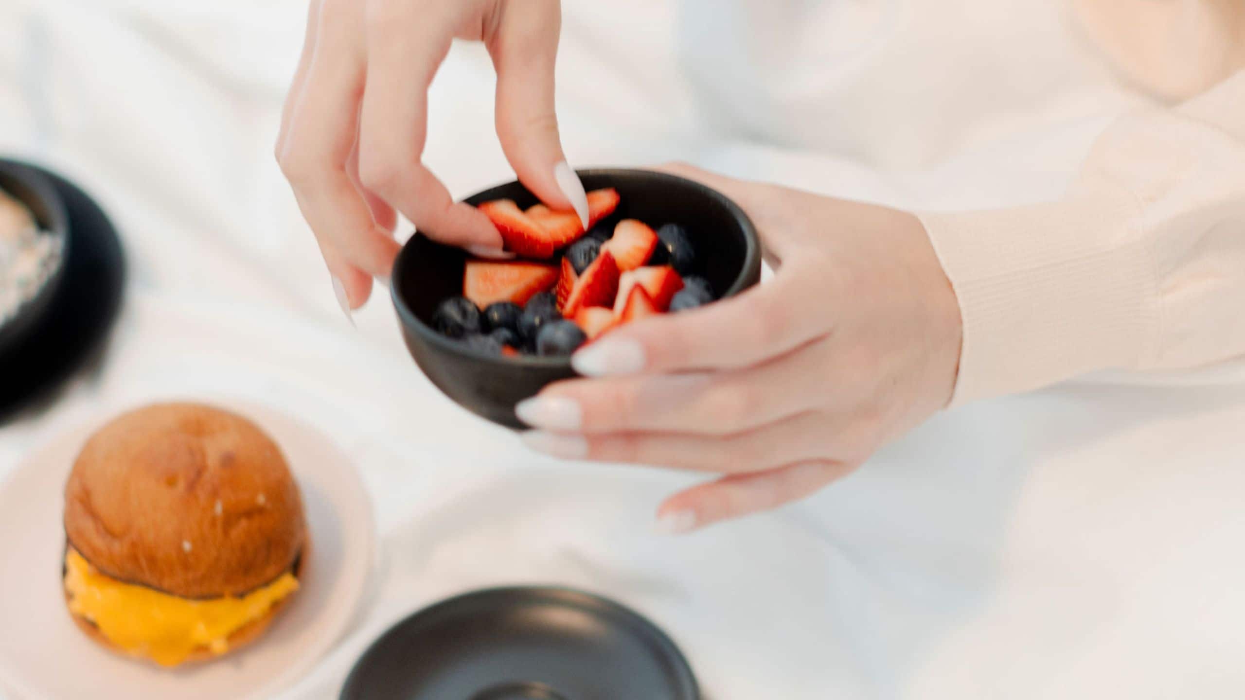 Hotel Kansas City Breakfast In Bed Berries