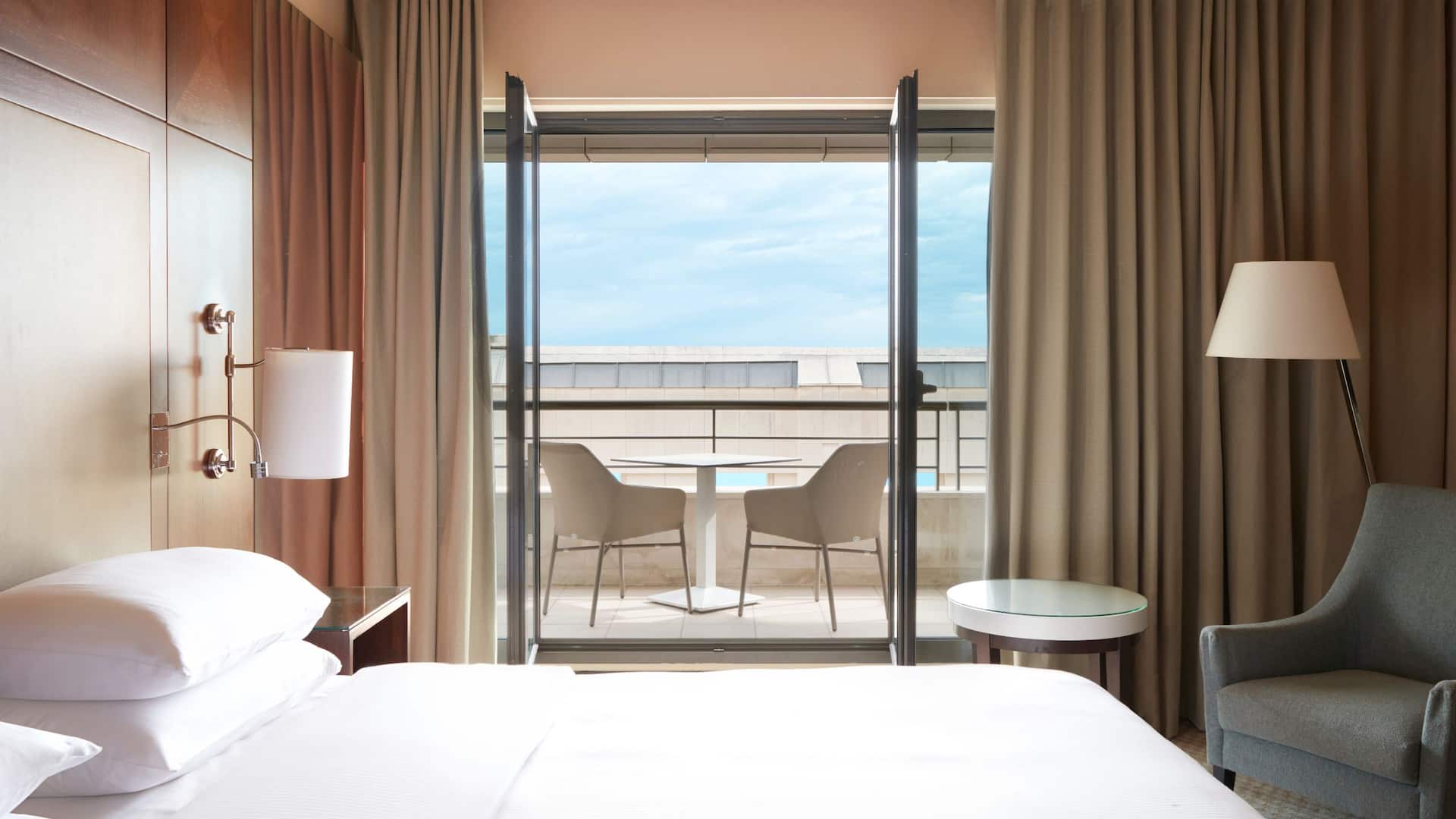 5 de 5 Hyatt Regency Nice Palais de la Méditerranée Twin Partial Sea View Focus
