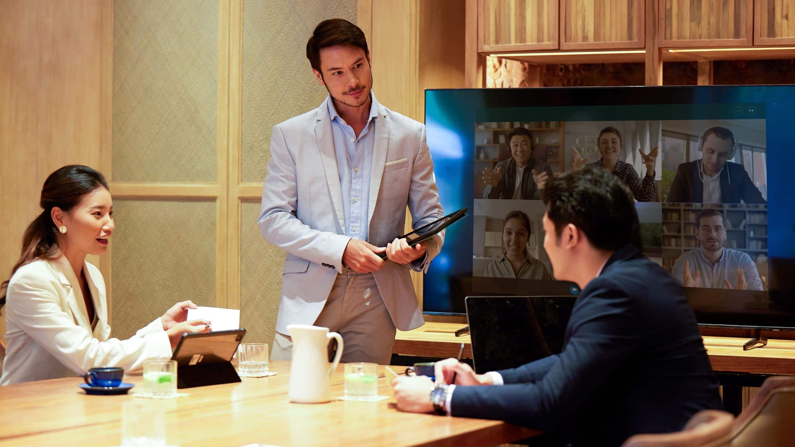 1 of 1 GlobalWorld of Hyatt Lifestyle Hybrid Meeting Host