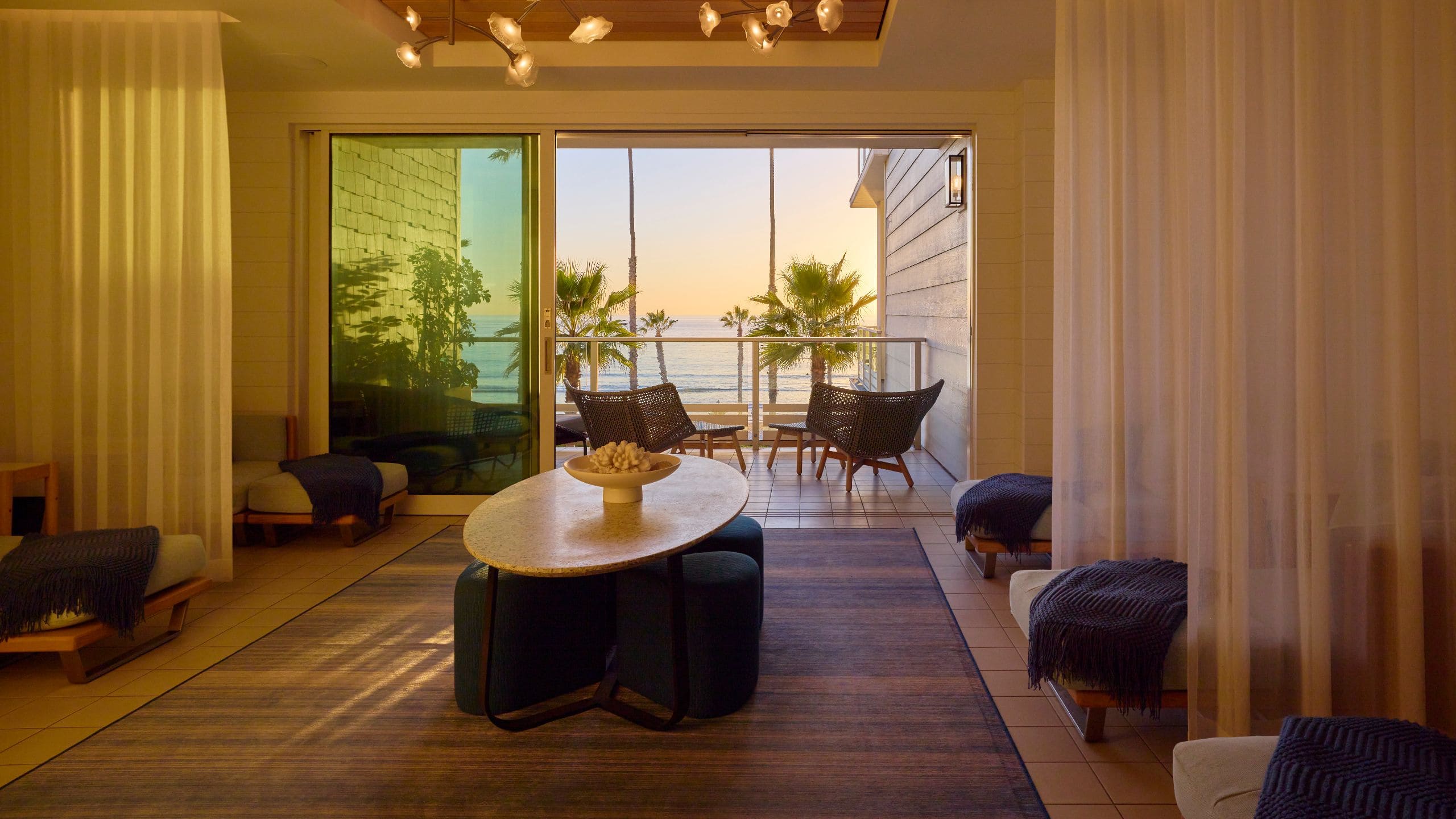The Seabird Ocean Resort & Spa Sunnys Spa And Beauty Lounge Relaxation Room