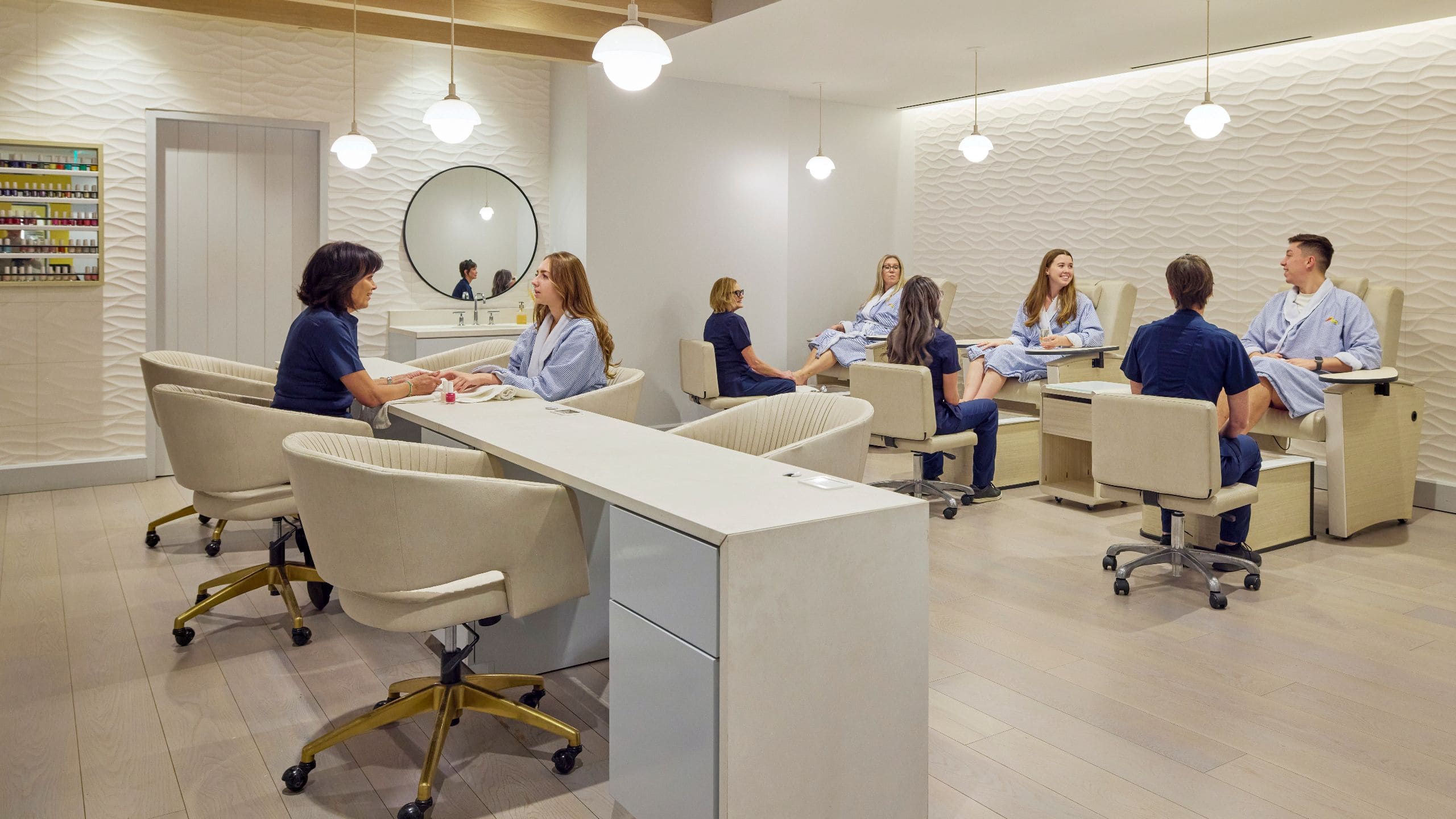 The Seabird Ocean Resort & Spa Sunnys Spa And Beauty Lounge Manicure And Pedicure
