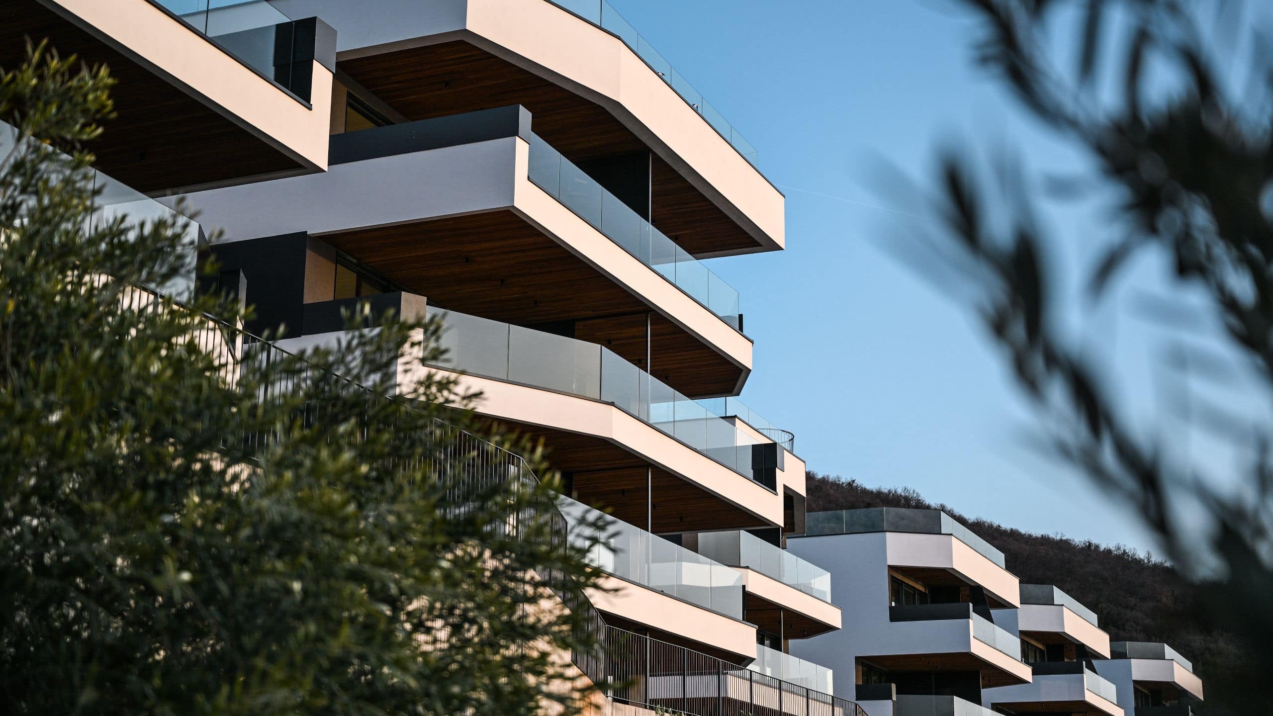 Sealeven Hotel & Residences Sealeven Exterior Partial View