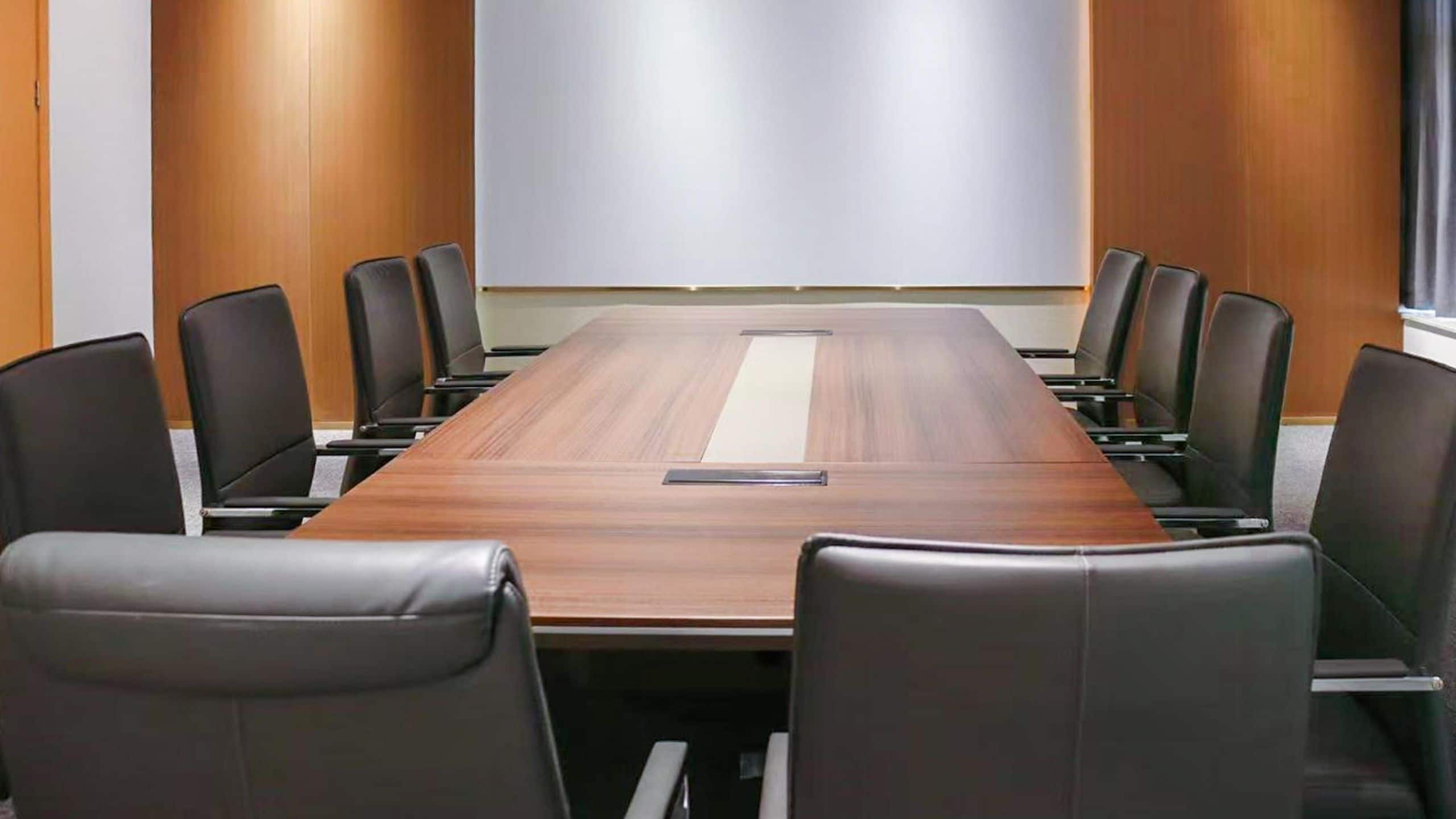 UrCove Guangzhou Huadu Baiyun International Airport Meeting Room Chairs