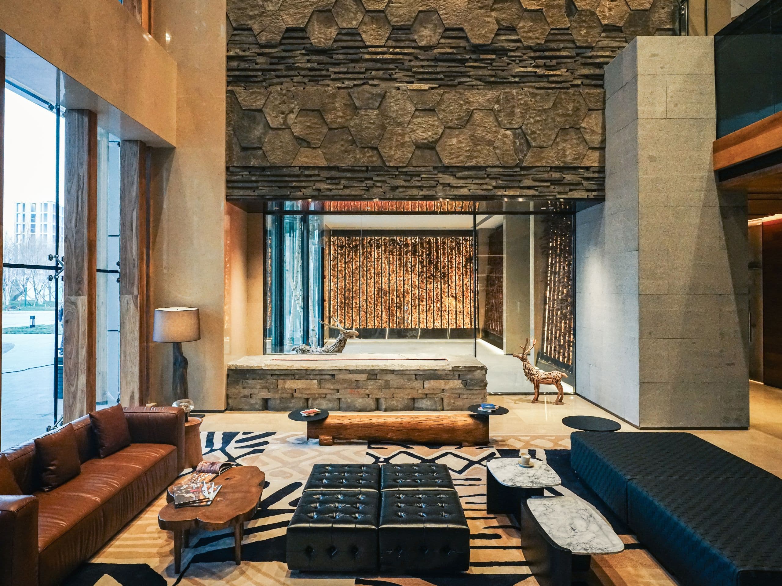 HRBUB-P0037-Lobby-Concierge-