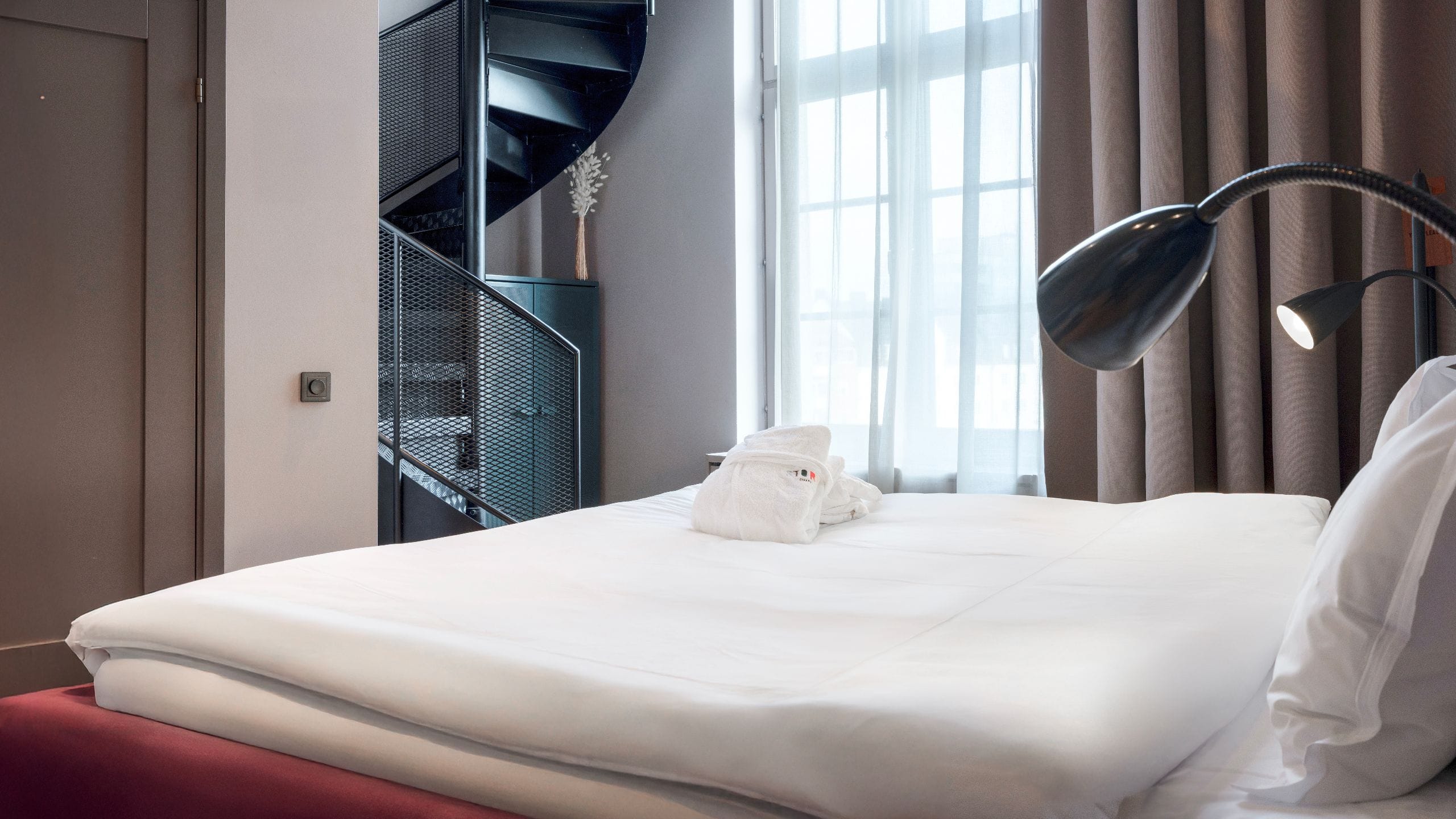 2 von 8 Story Hotel Signalfabriken Family Loft Bed And Stairs