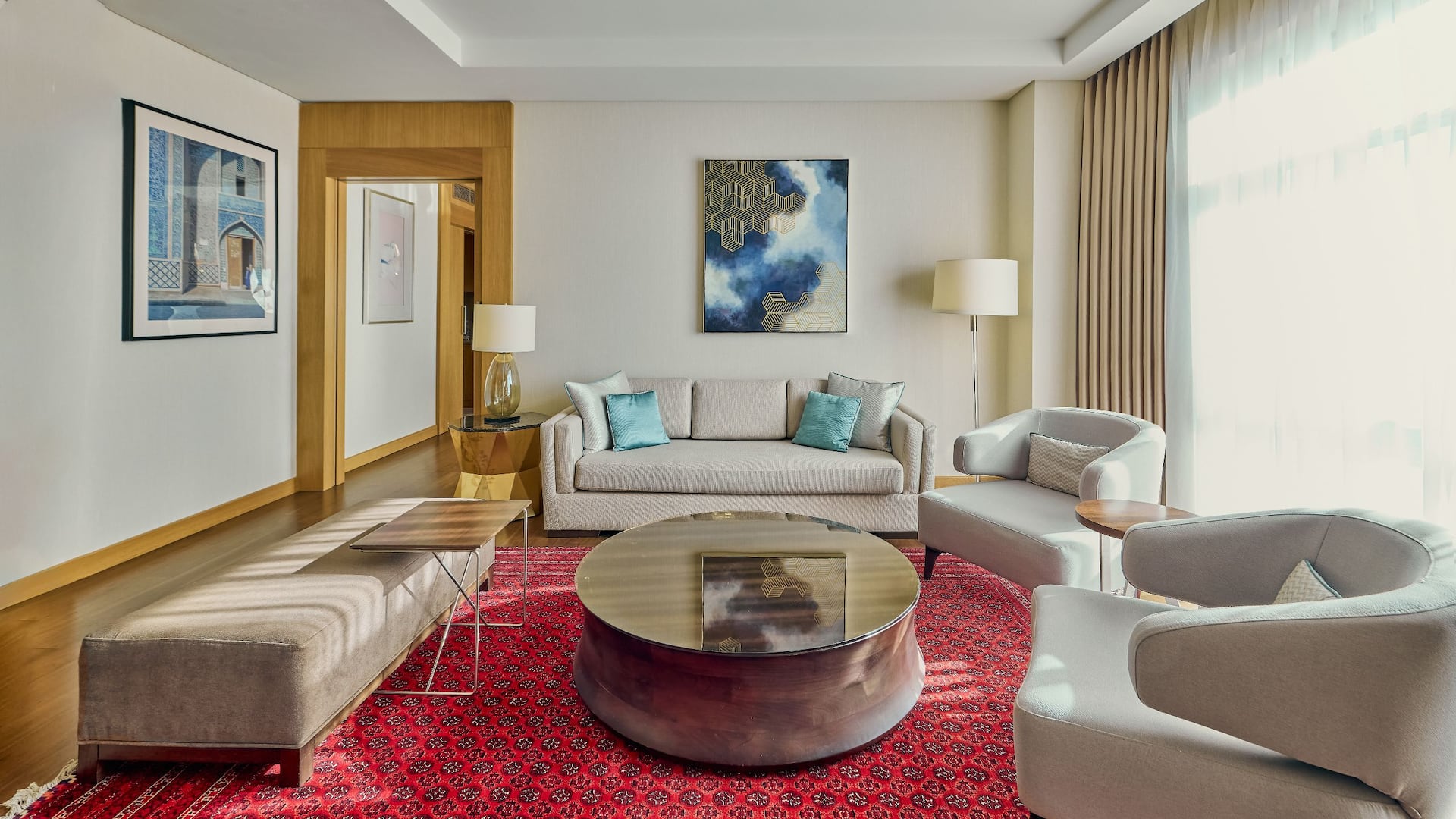 5 de 7 Hyatt Regency Tashkent Diplomatic Suite Living Room Seating