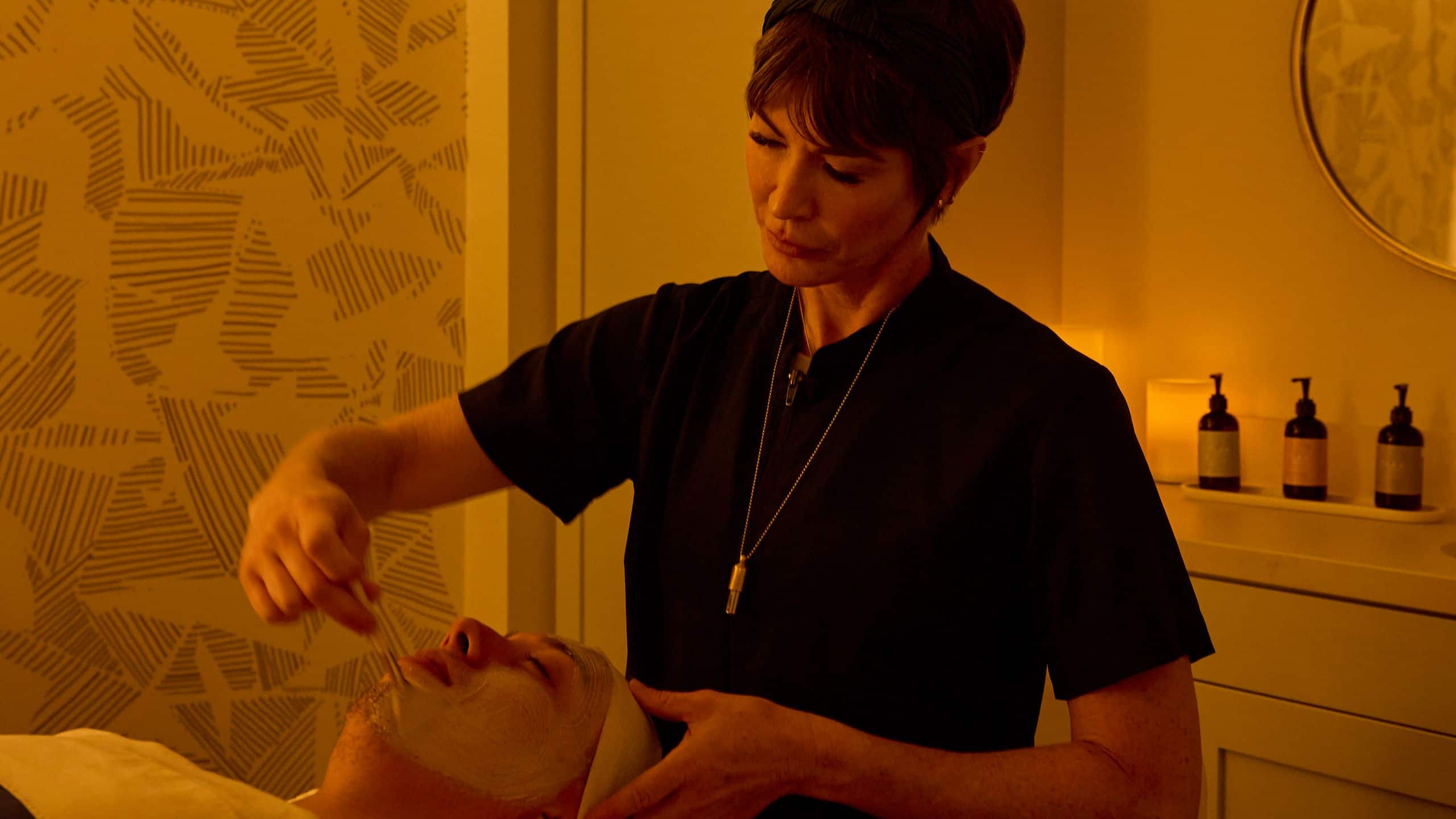 The Seabird Ocean Resort & Spa Sunnys Spa And Beauty Lounge Facial Treatment