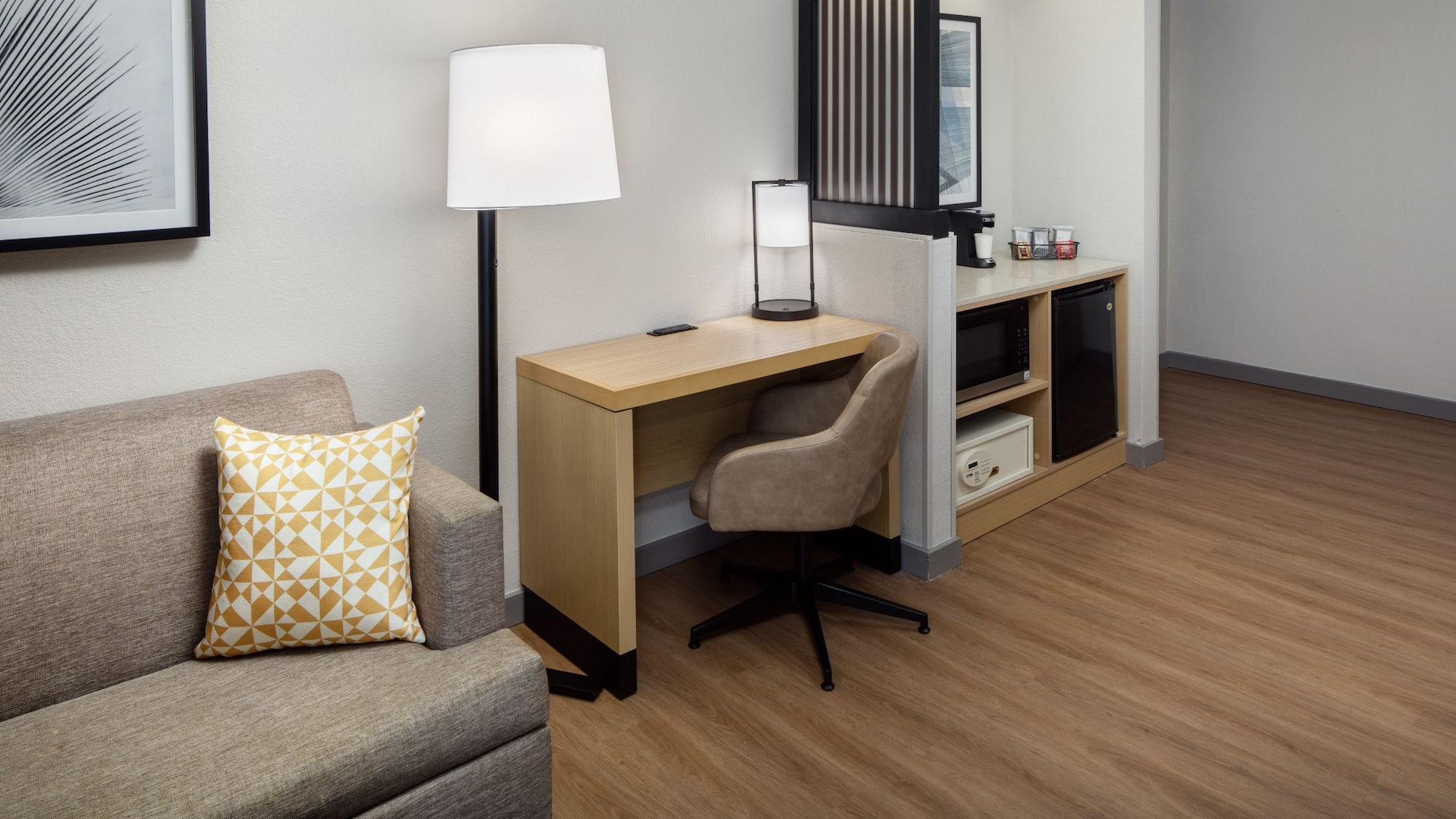 Hyatt Place Lake Mary/Orlando-North Accessible Room Desk