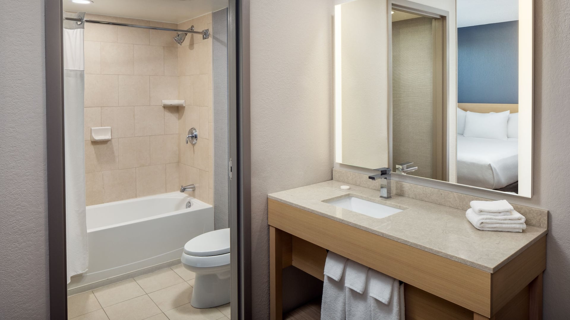 3 of 5 Hyatt Place Lake Mary/Orlando-North Standard Tub Bathroom