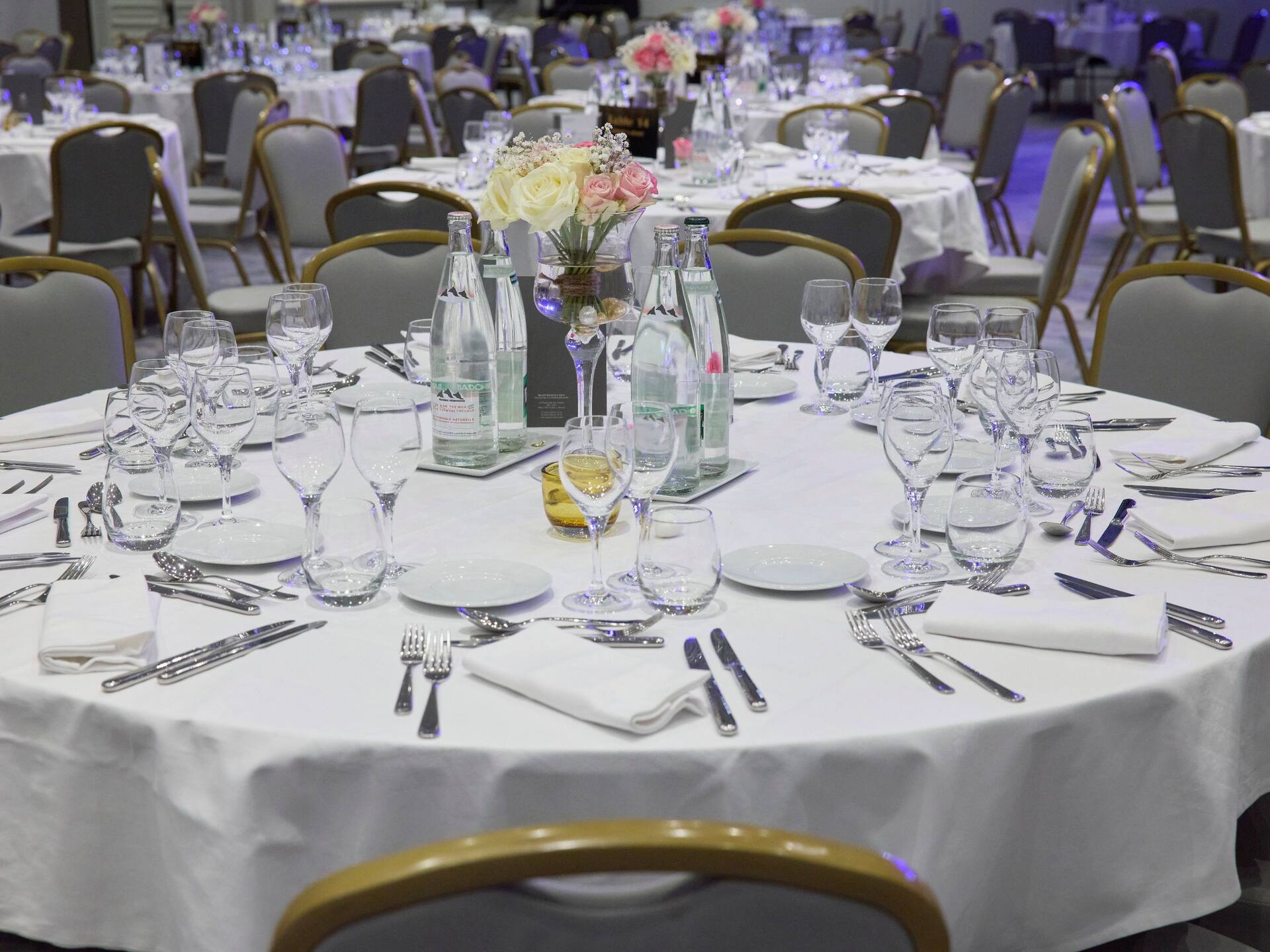 Hyatt Regency Nice Palais de la Méditerranée Salon Riviera Focus Table