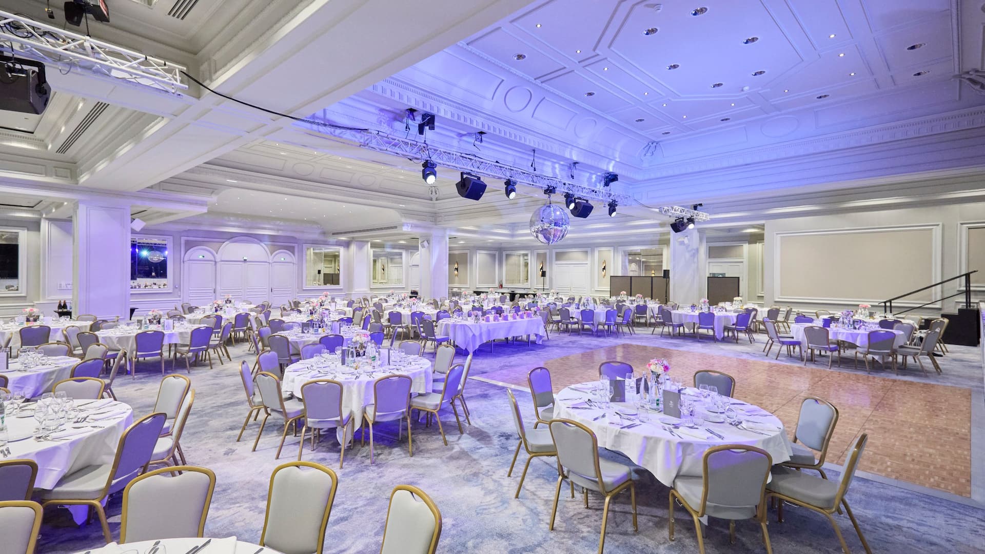 4 of 4 Hyatt Regency Nice Palais de la Méditerranée Salon Riviera Tables View