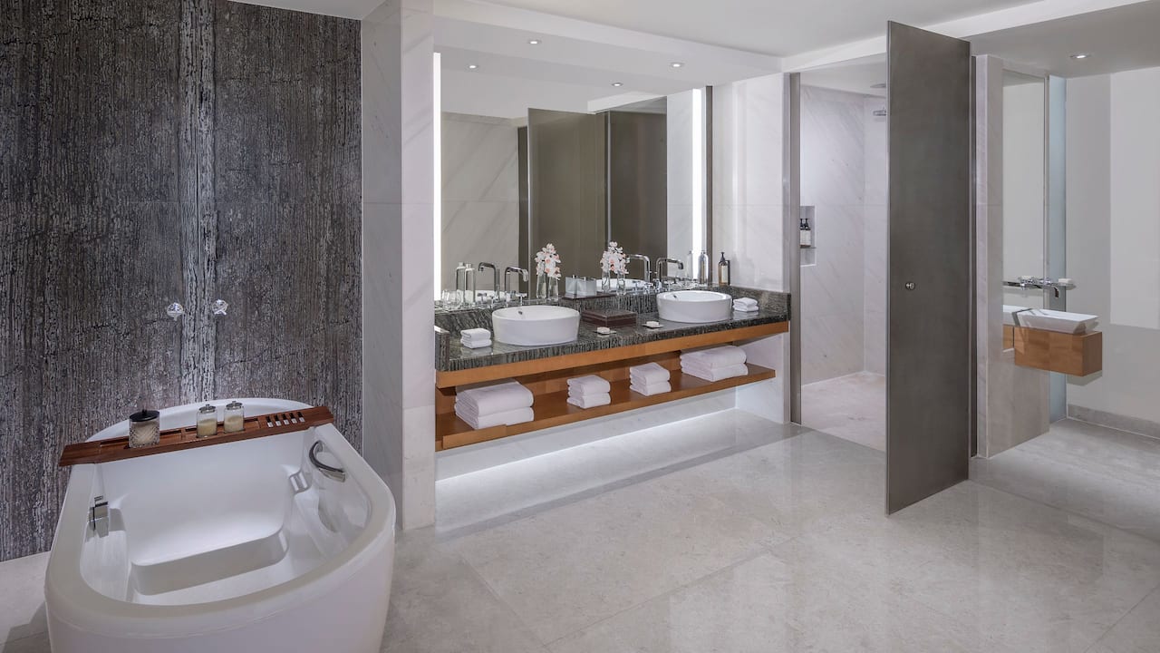 Park Oceanview Terrace Suite Bathroom