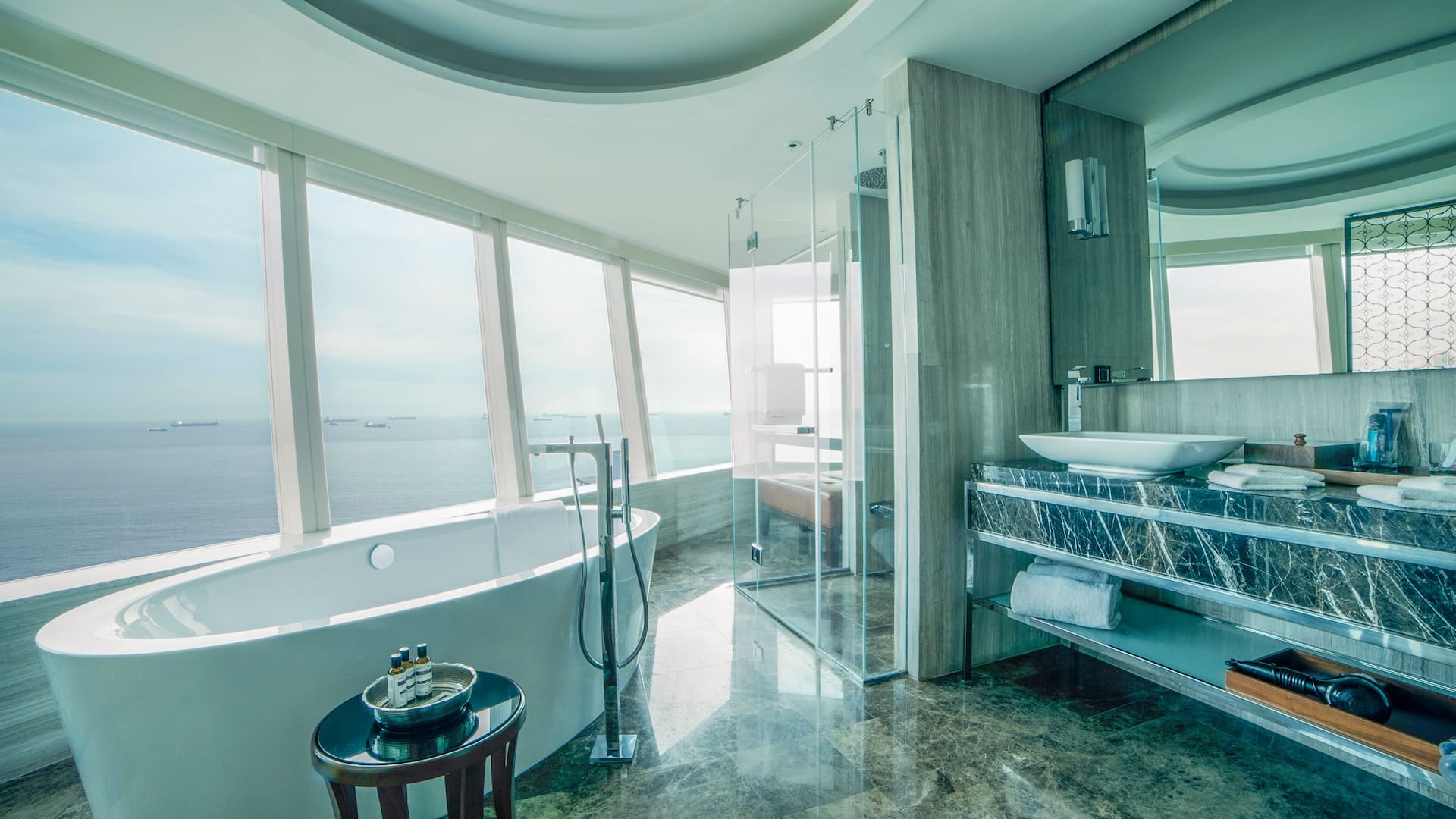 2 de 5 Hyatt Regency Istanbul Ataköy Regency Executive Suite Bathroom