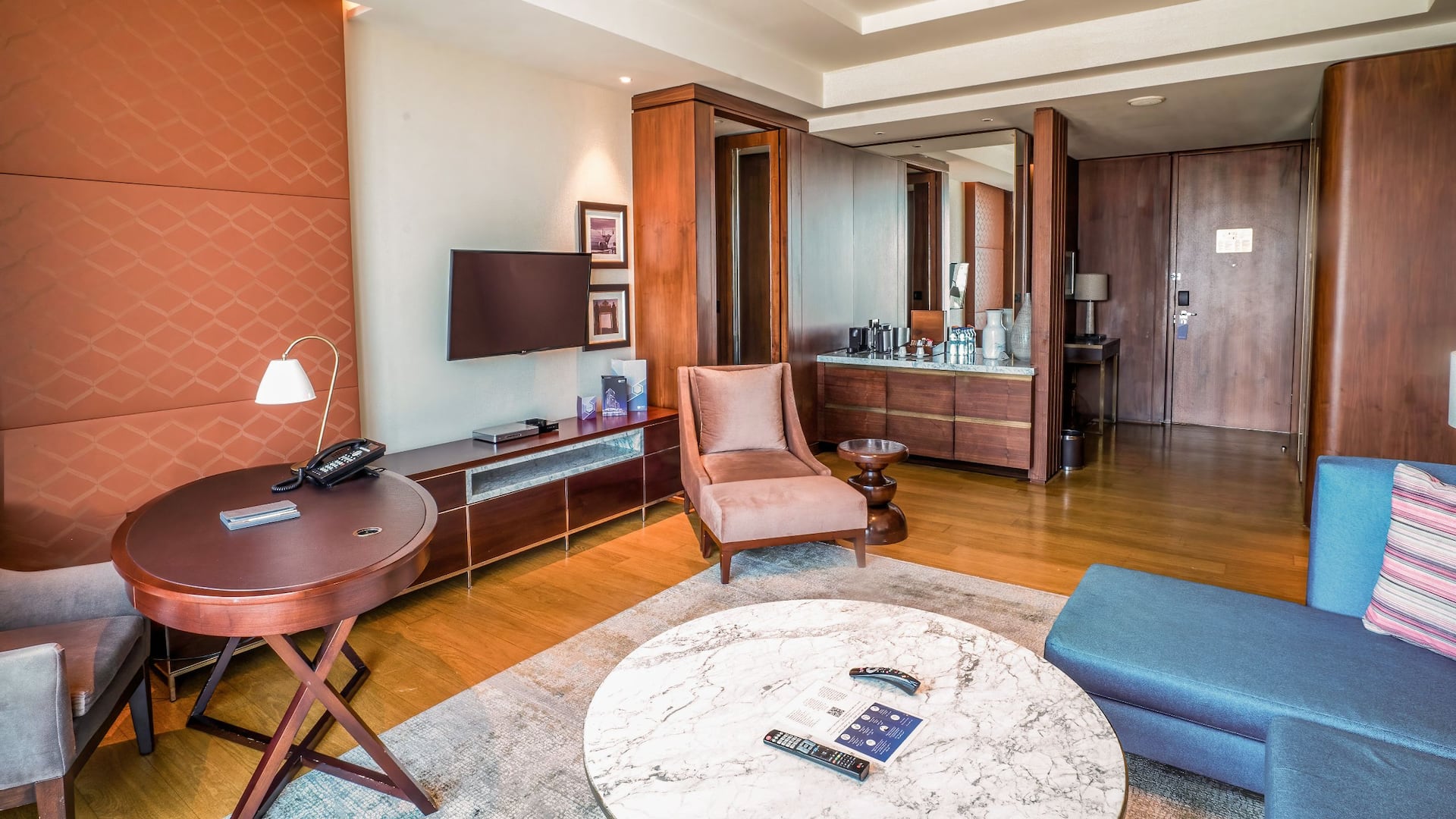 4 de 5 Hyatt Regency Istanbul Ataköy Regency Suite Living Room