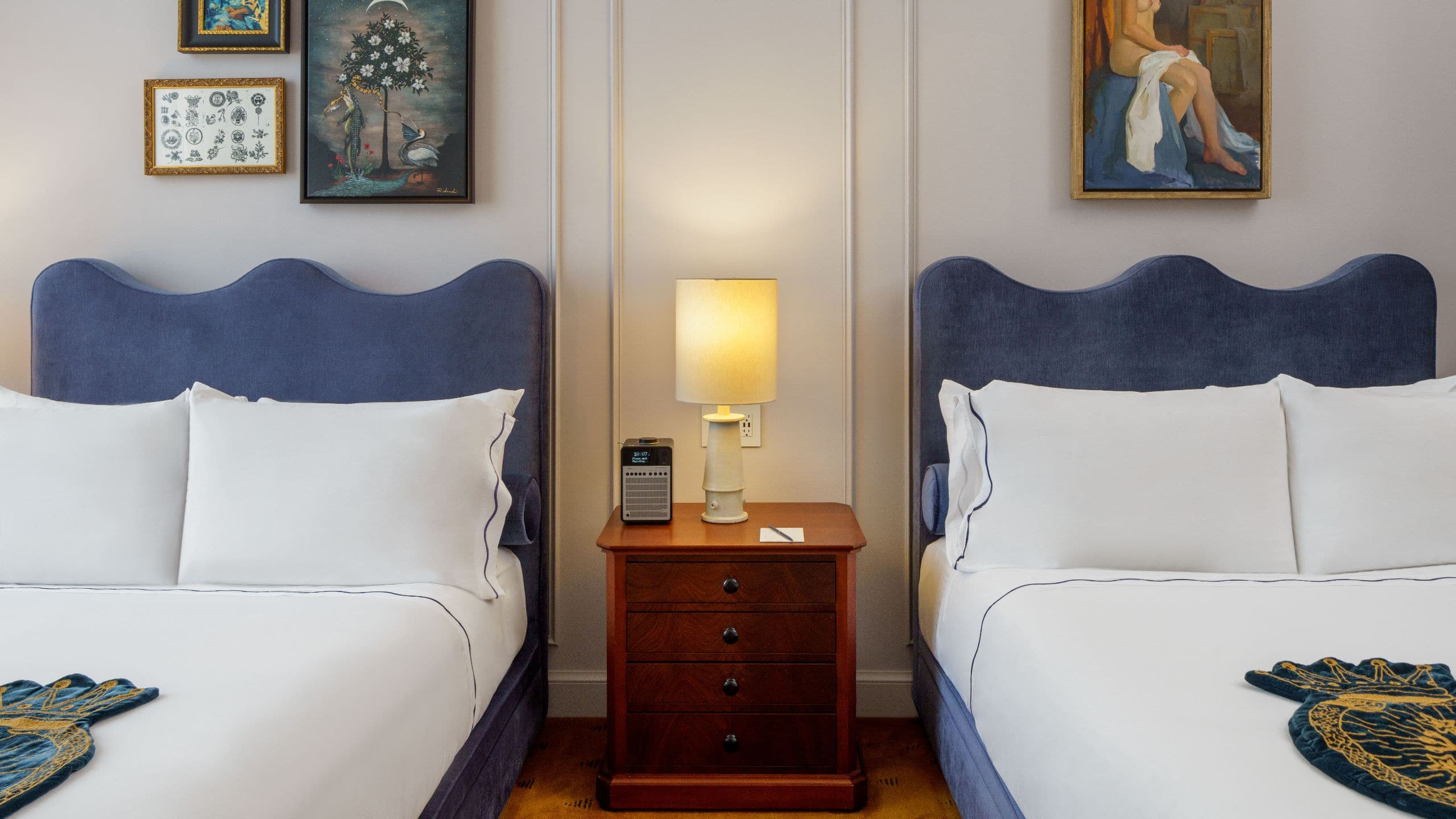 3 of 4 Maison Métier Luxury Double Beds Detail