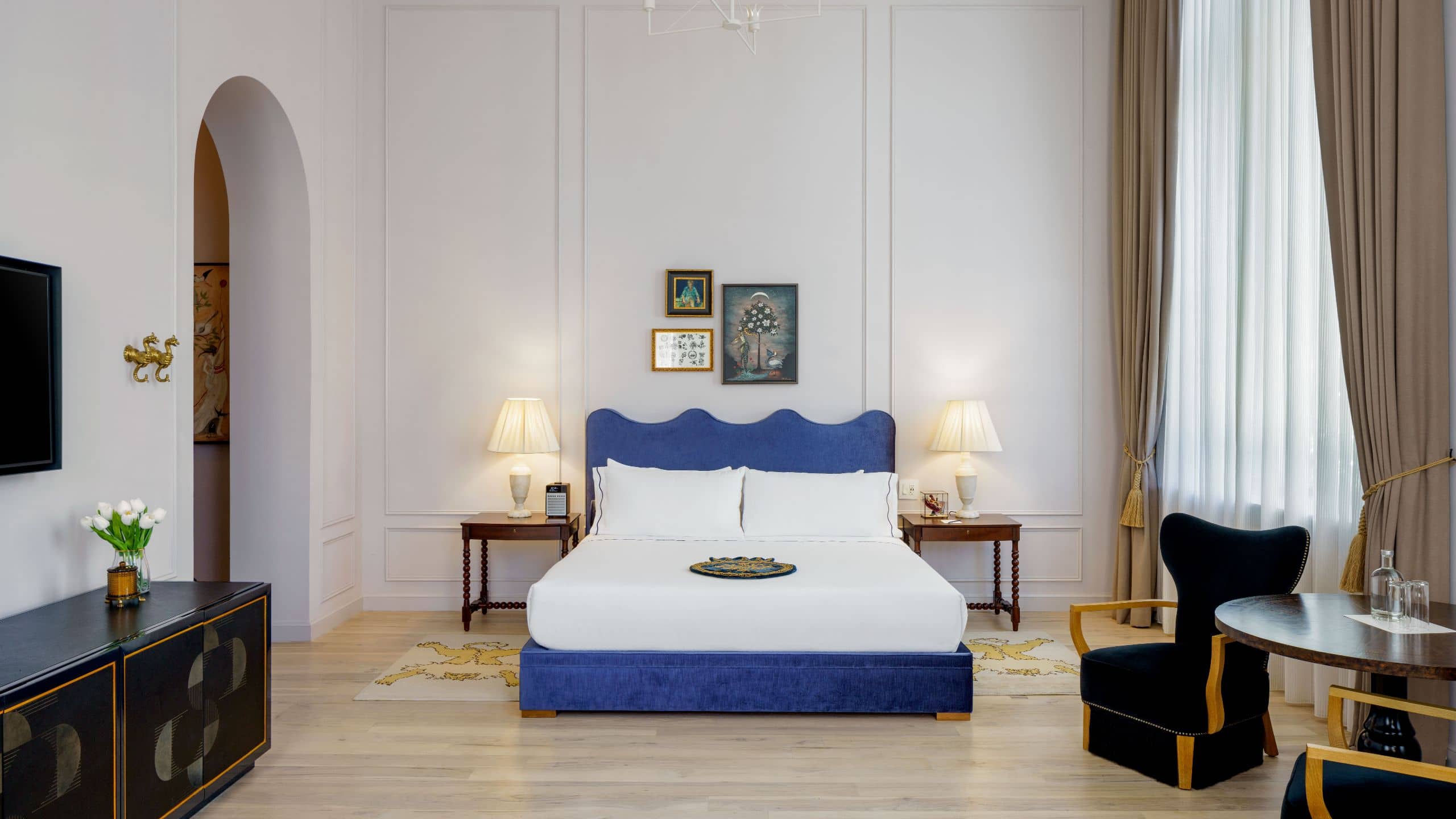 Maison Métier Premium Luxury King Bed